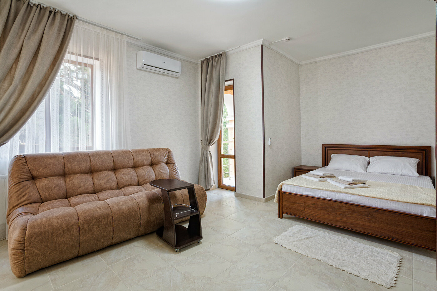 Люкс с кроватью размера «king-size» и балконом