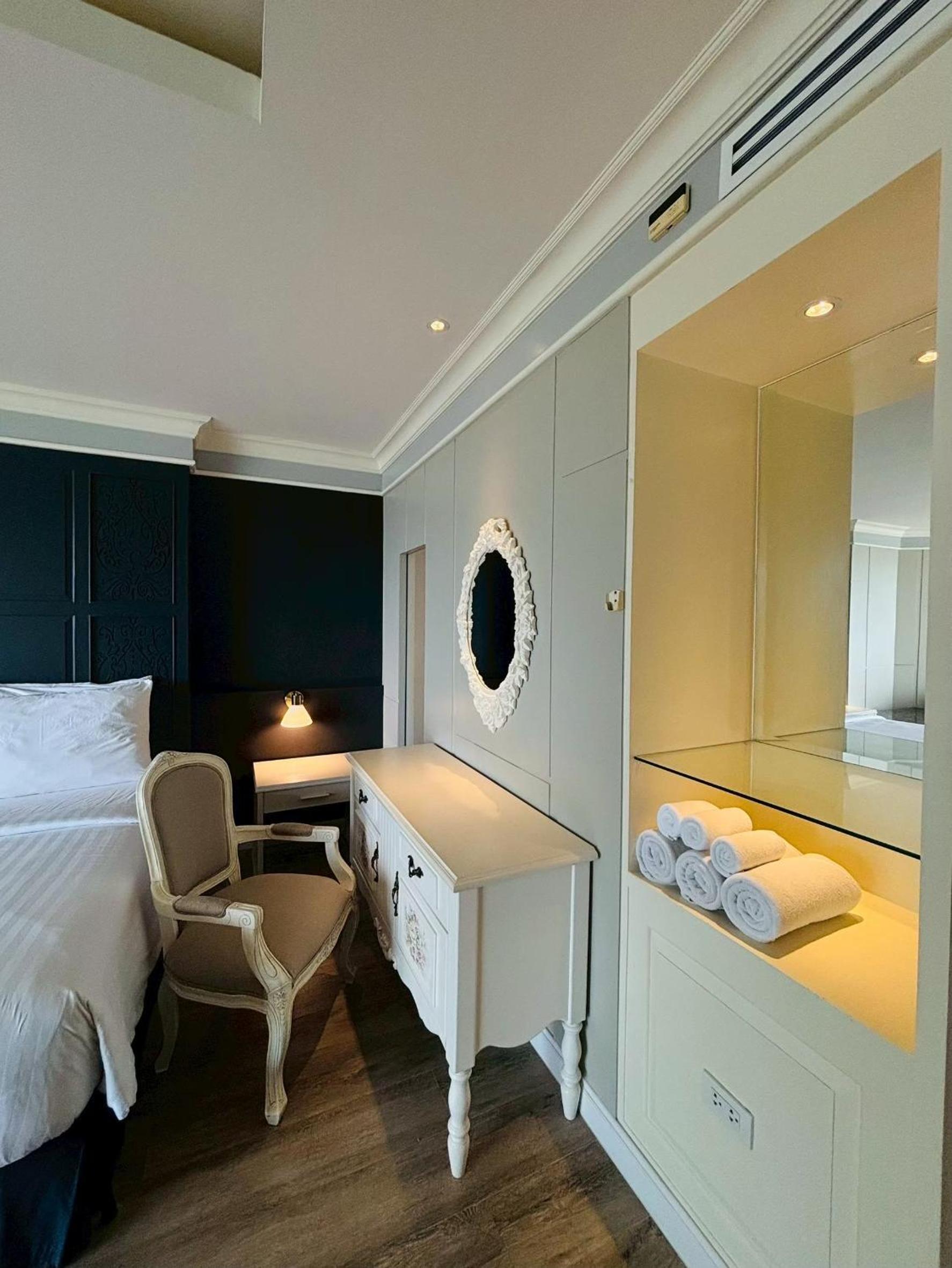 Deluxe Triple Room with Sea View