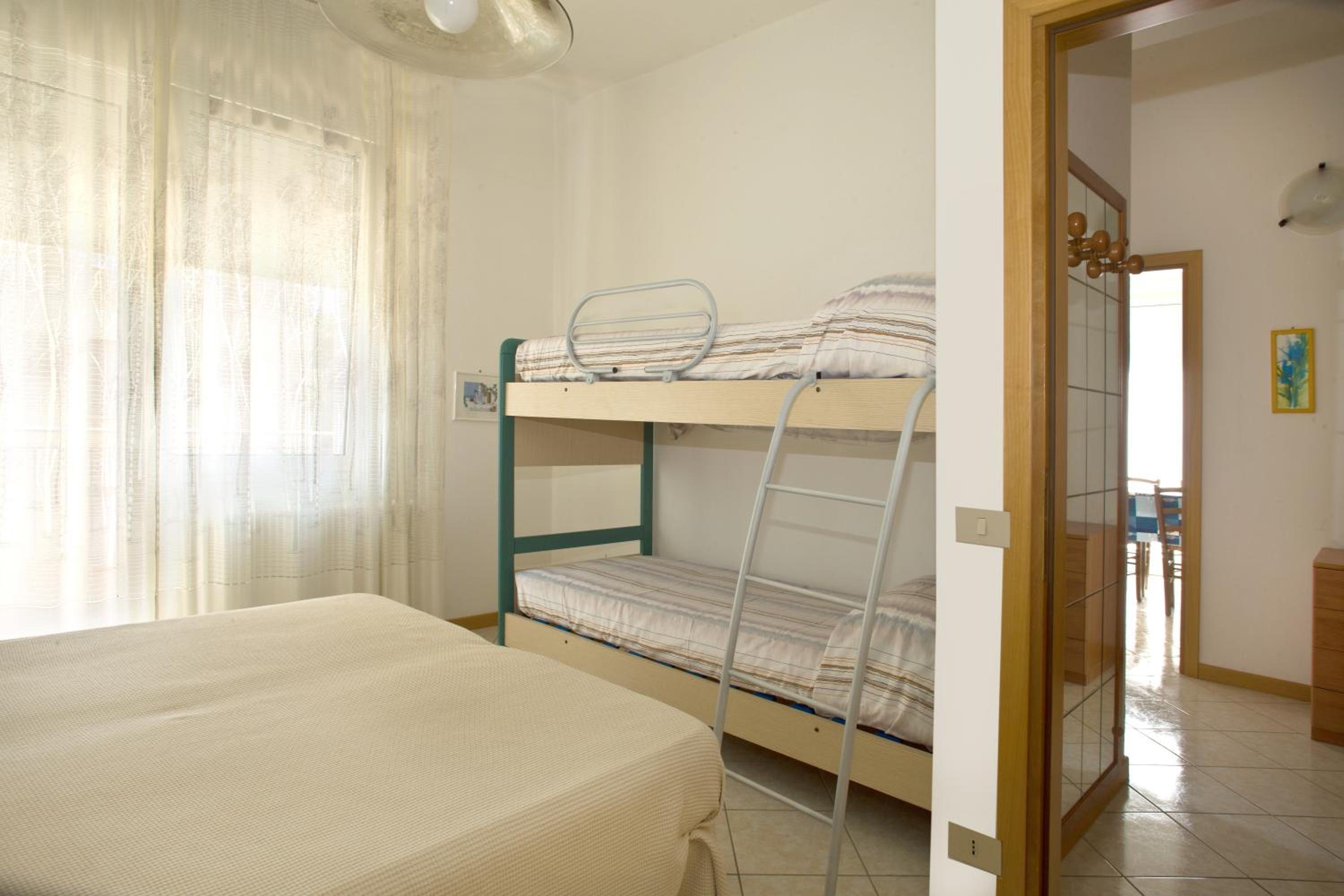 One-Bedroom Apartment - Green