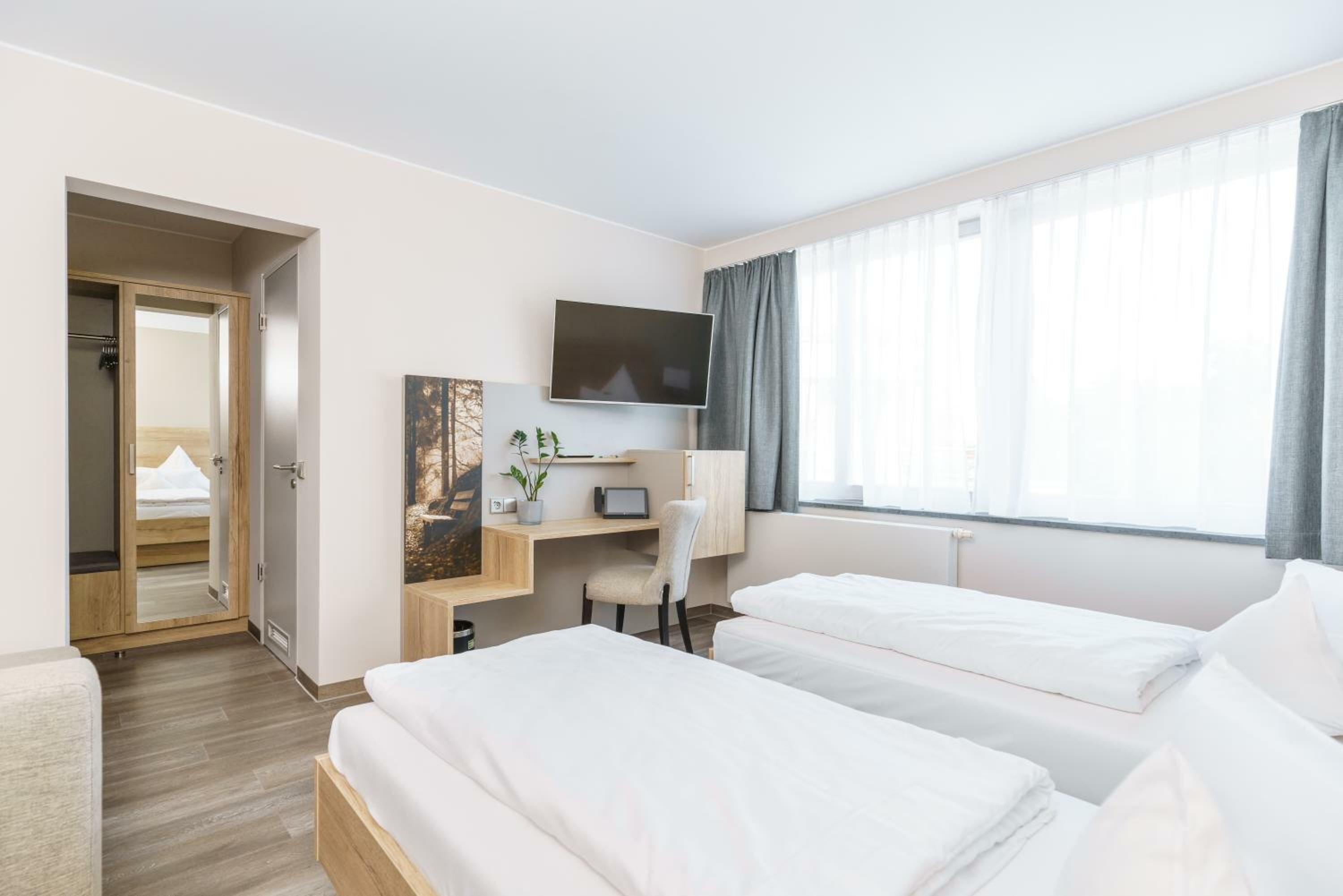 Large Double or Twin Room