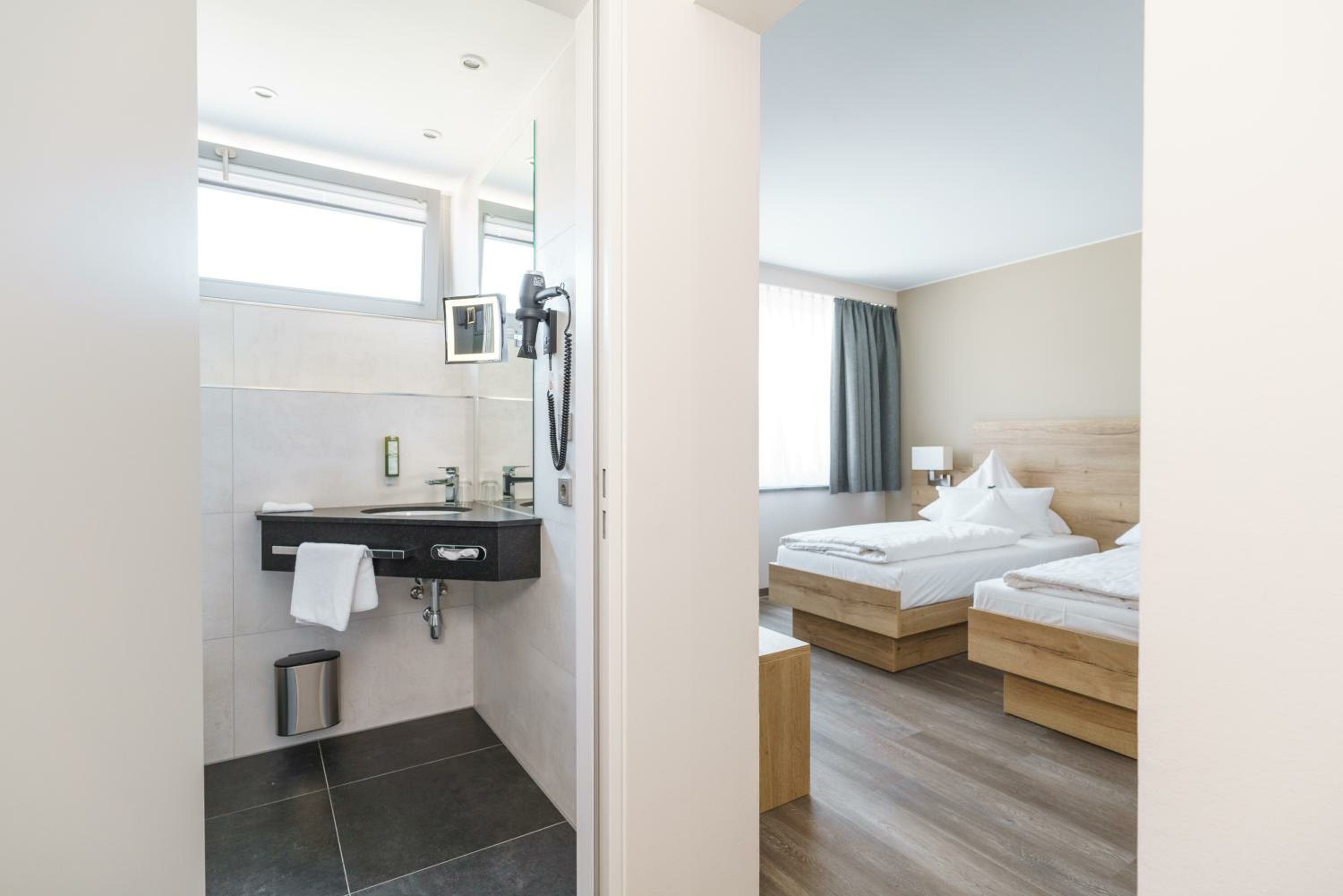 Large Double or Twin Room