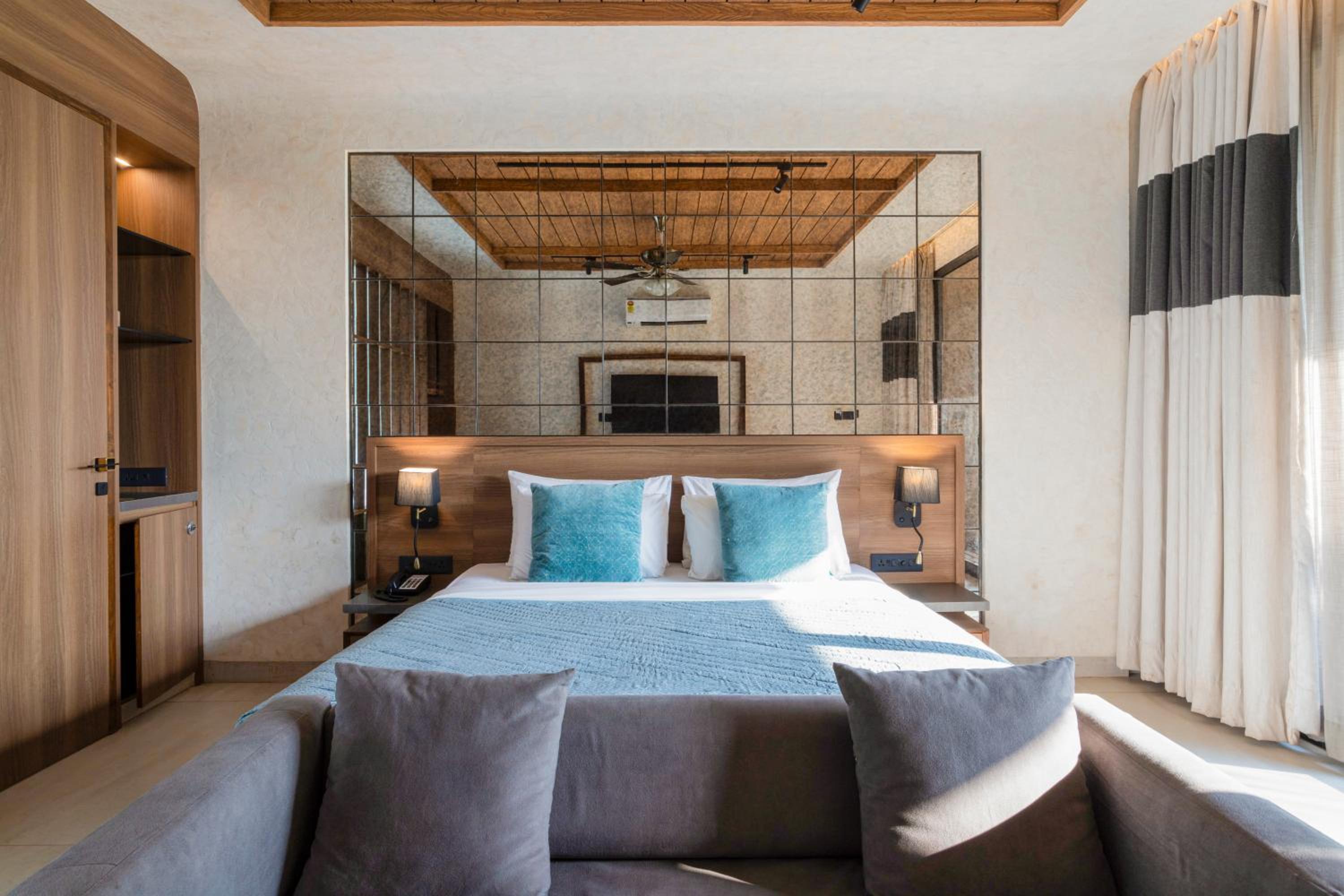 Platinum Room with River View (with complimentary Kayaking and 20% off on Massage session)