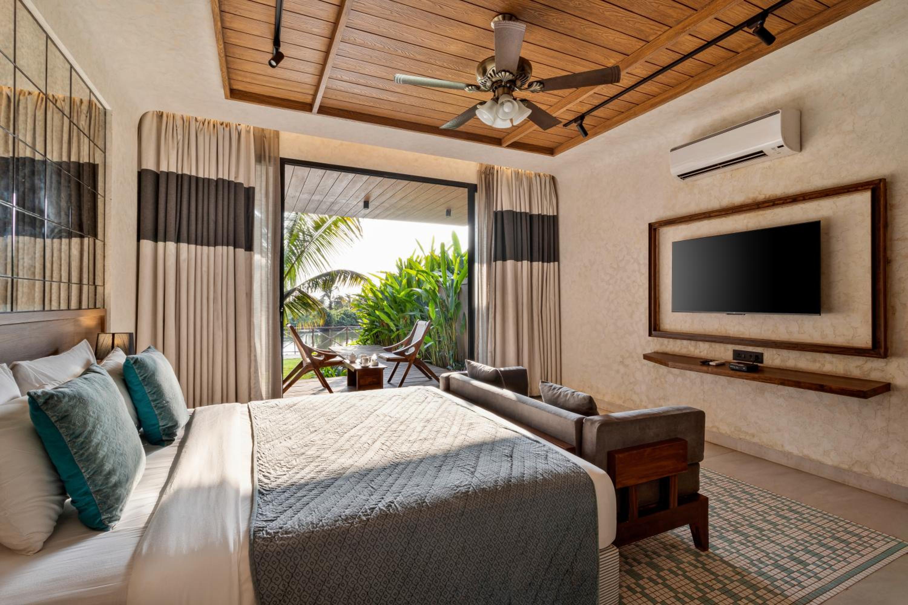 Platinum Room with River View (with complimentary Kayaking and 20% off on Massage session)