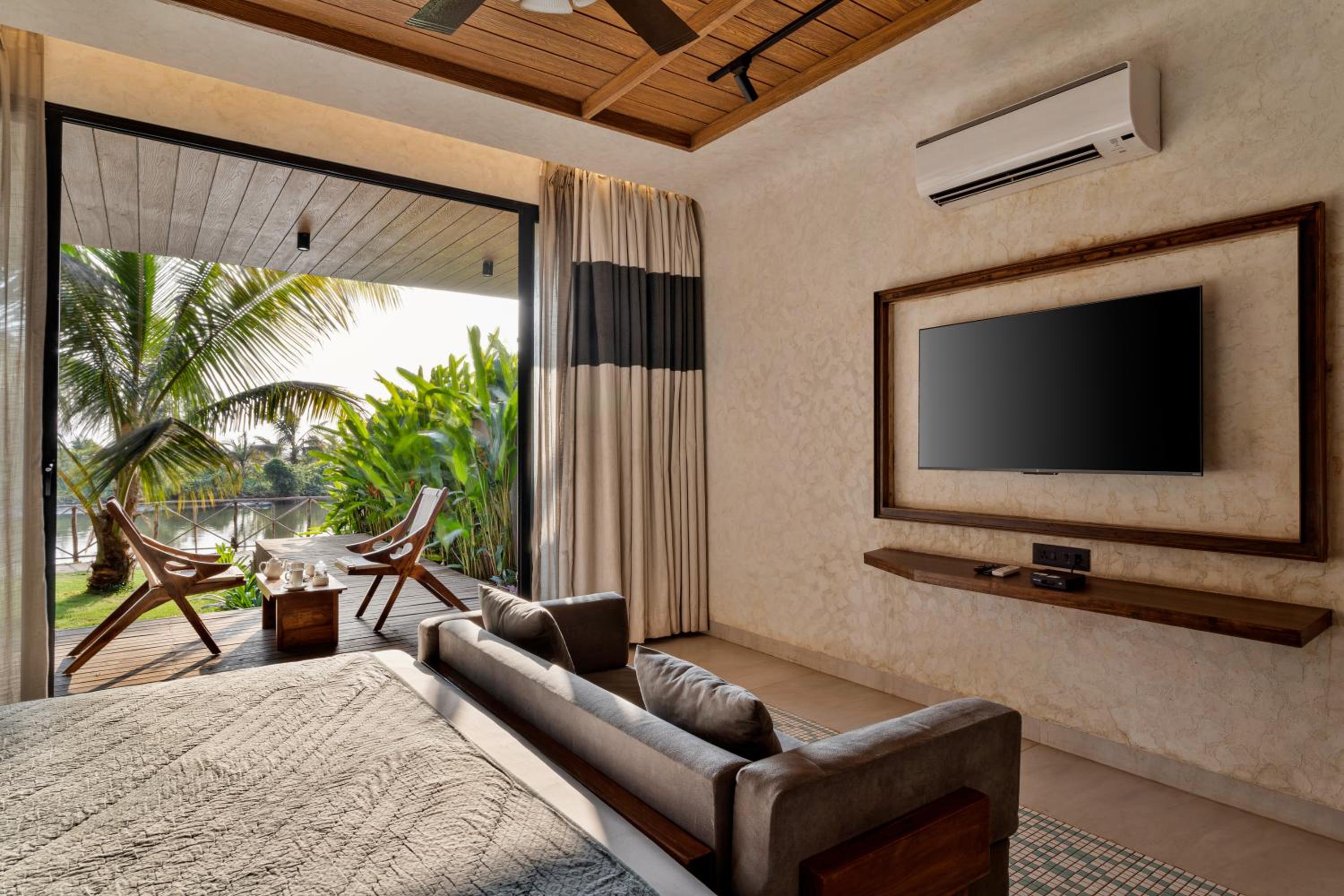 Platinum Room with River View (with complimentary Kayaking and 20% off on Massage session)