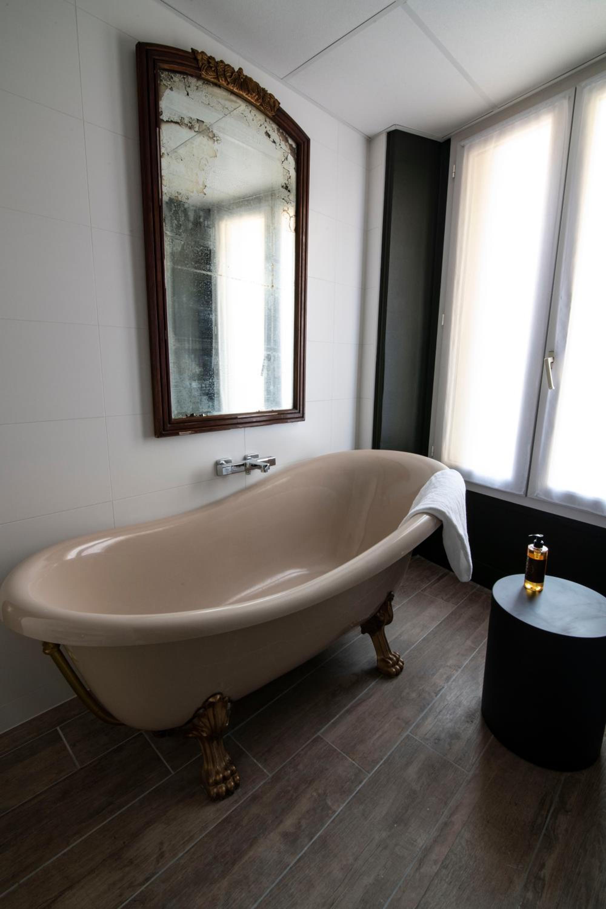Deluxe Double Room with Bath