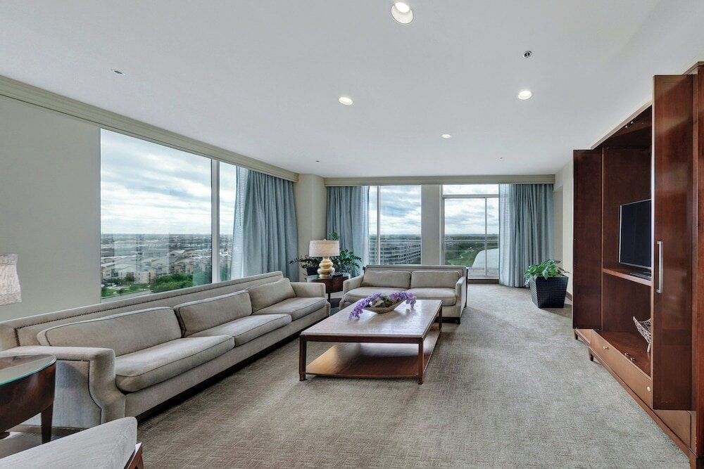 Presidential Suite, 1 King Bed, Non Smoking, Balcony