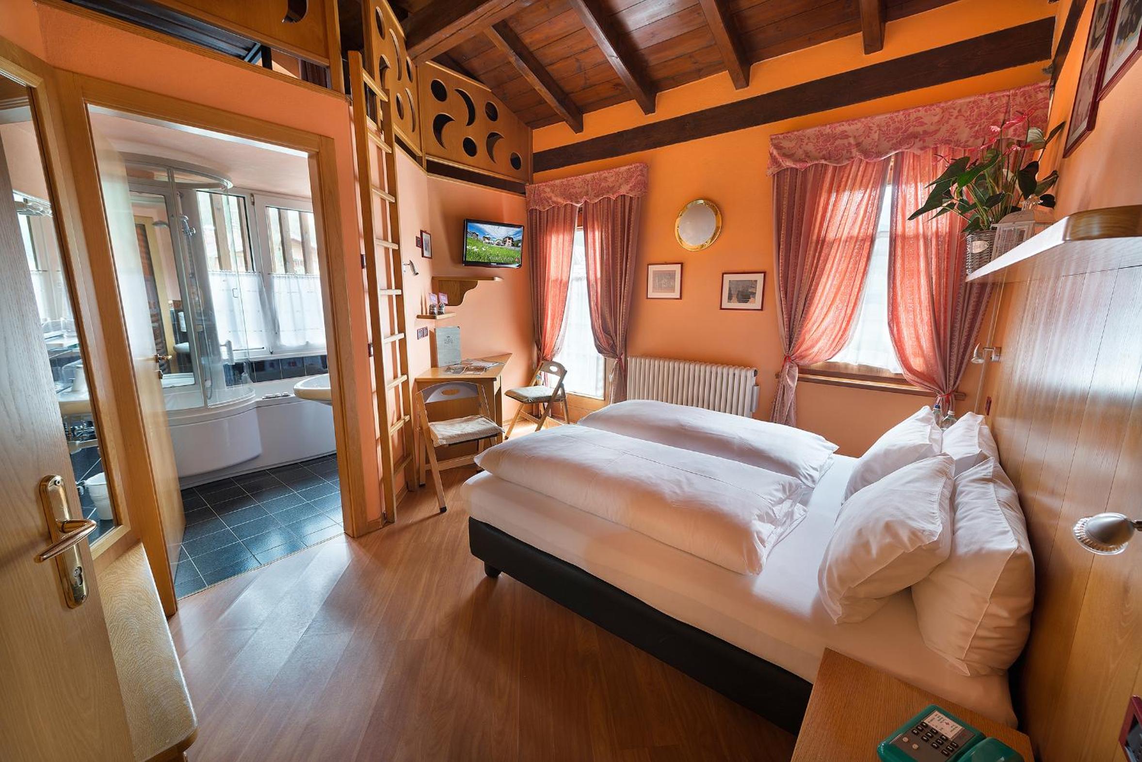 Triple Room - Split Level