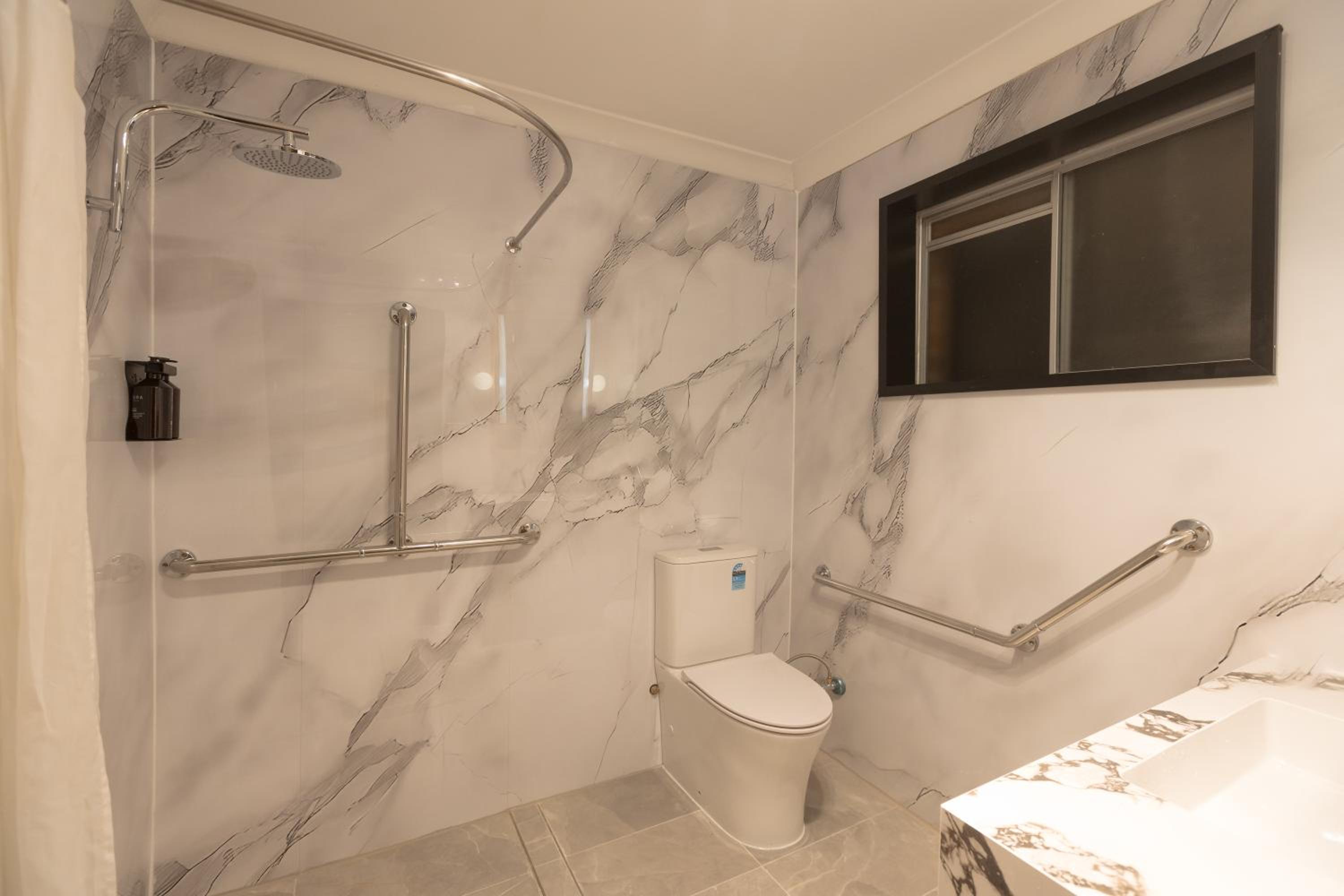 Queen Room - Disability Access