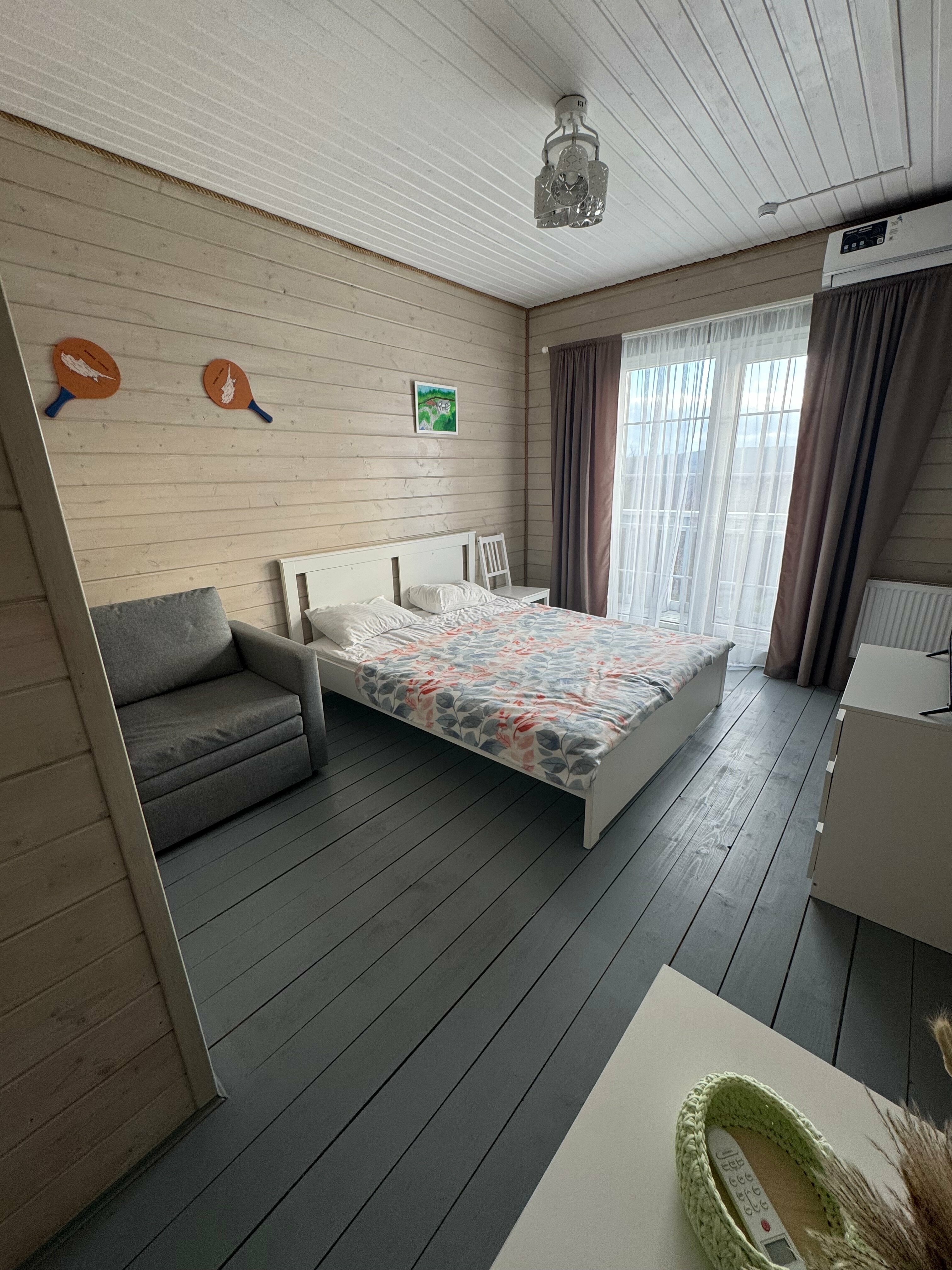 Трехместный номер «Комфорт» с душем