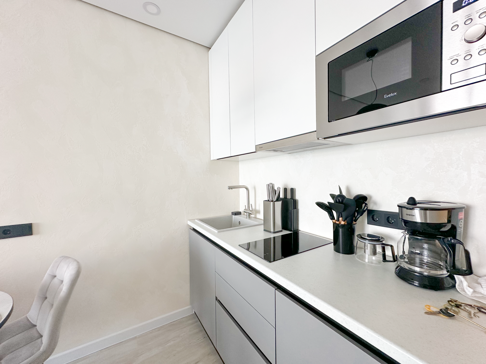 Дизайнерская студия  LS-LUX-SUNSHINE в Алуште - вид на море с 15 этажа