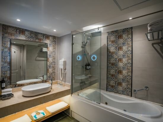 Junior Jacuzzi Suite