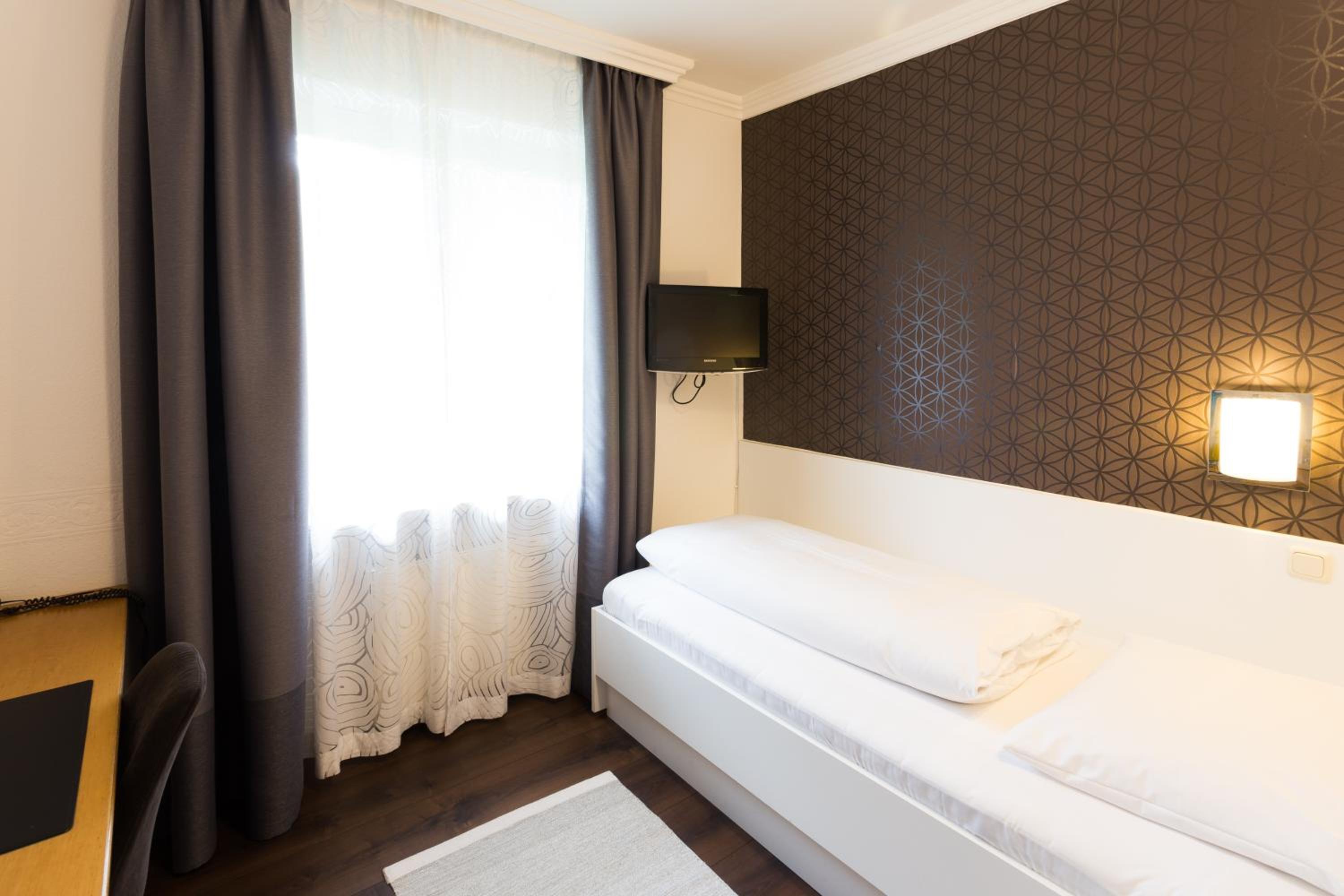 Economy Single Room