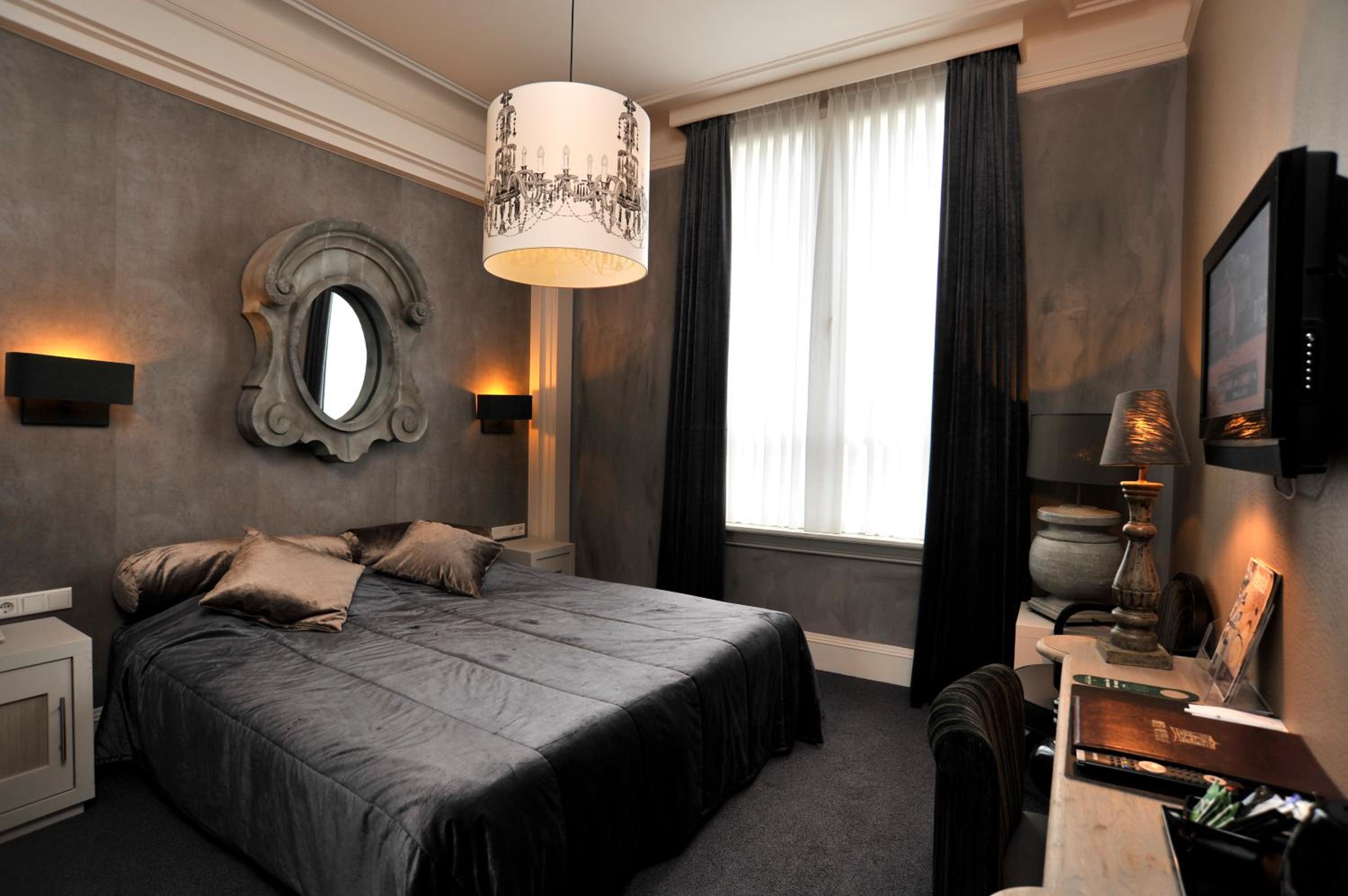 Luxury City Room