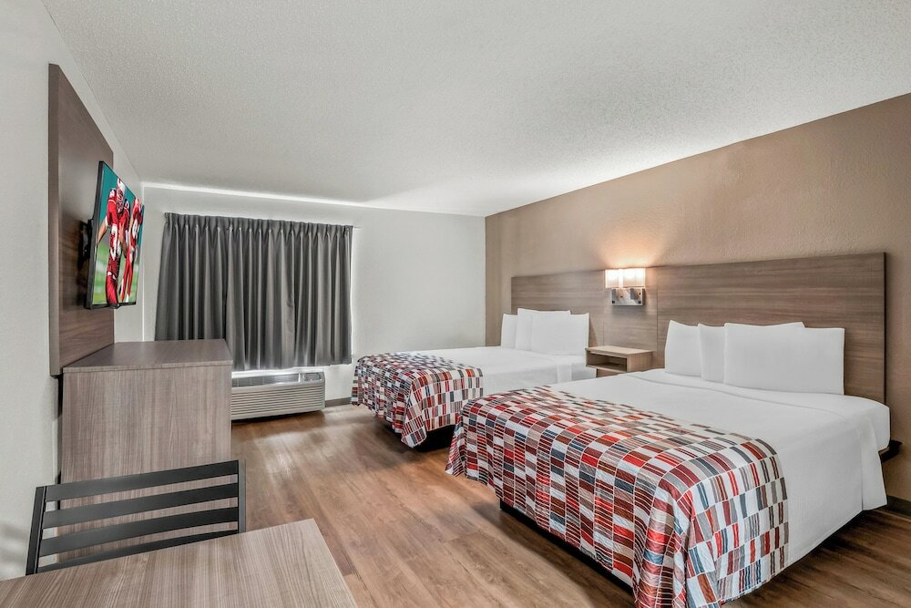 Deluxe Room, 2 Queen Beds, Non Smoking, Kitchenette