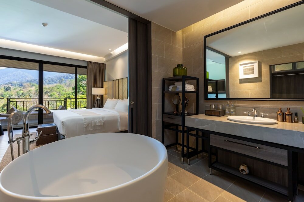 Deluxe Room, Non Smoking, Mountain View