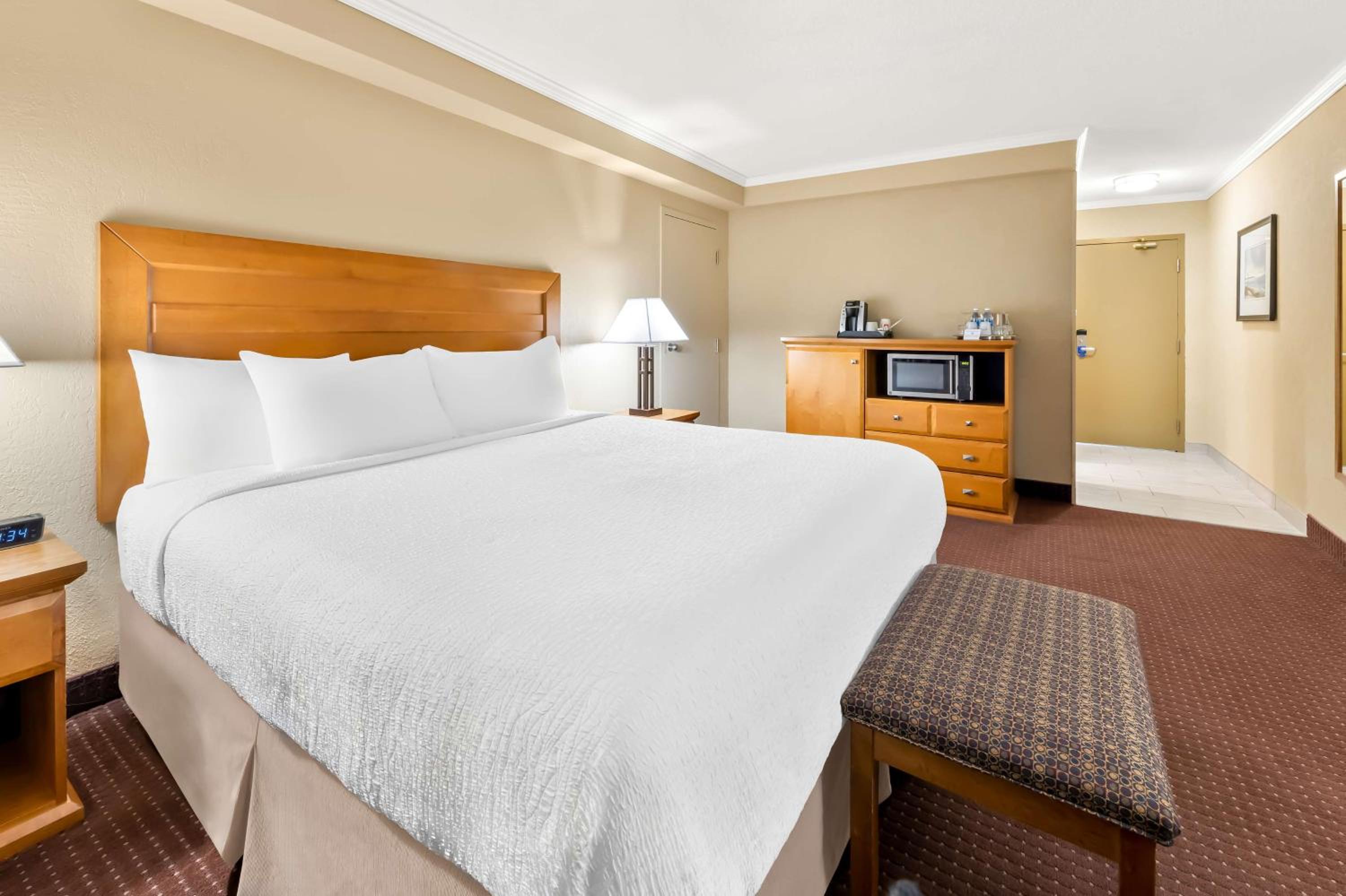 King Suite with Fireplace - Non-smoking