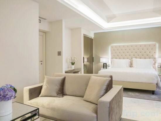 Junior King Suite