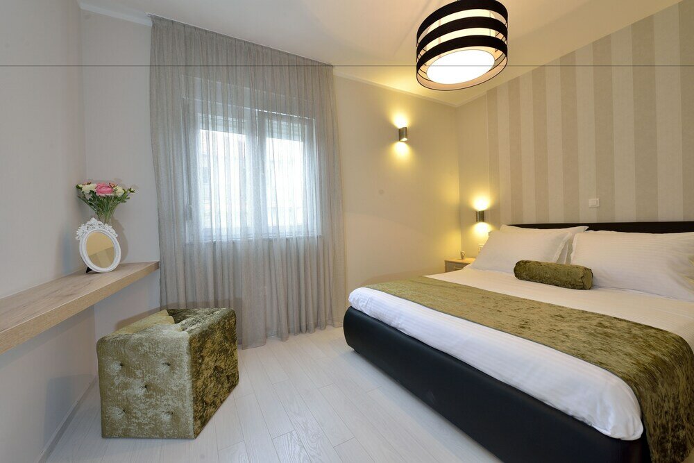 Deluxe Apartment, Balcony, Garden View