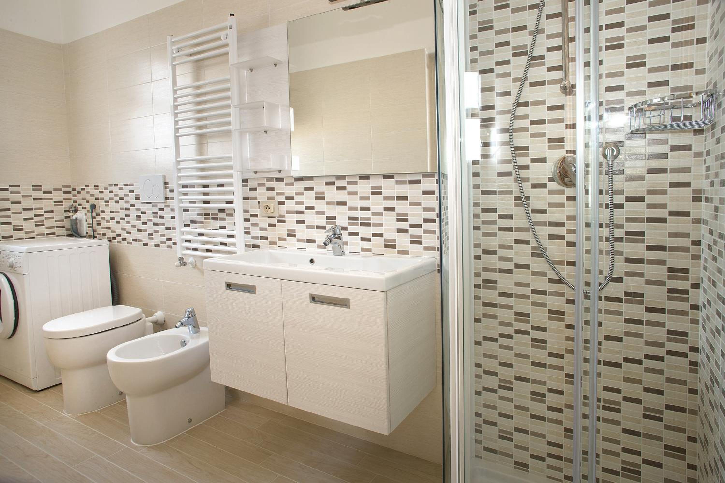 One-Bedroom Apartment - Red