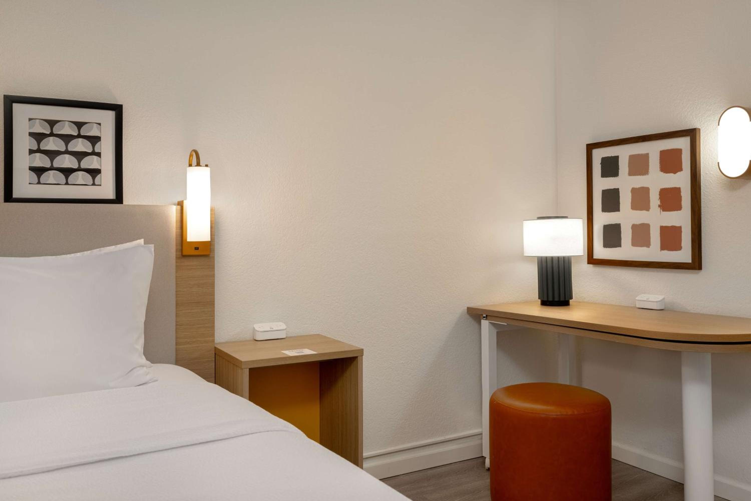 King Room with Roll-In Shower - Disability Access