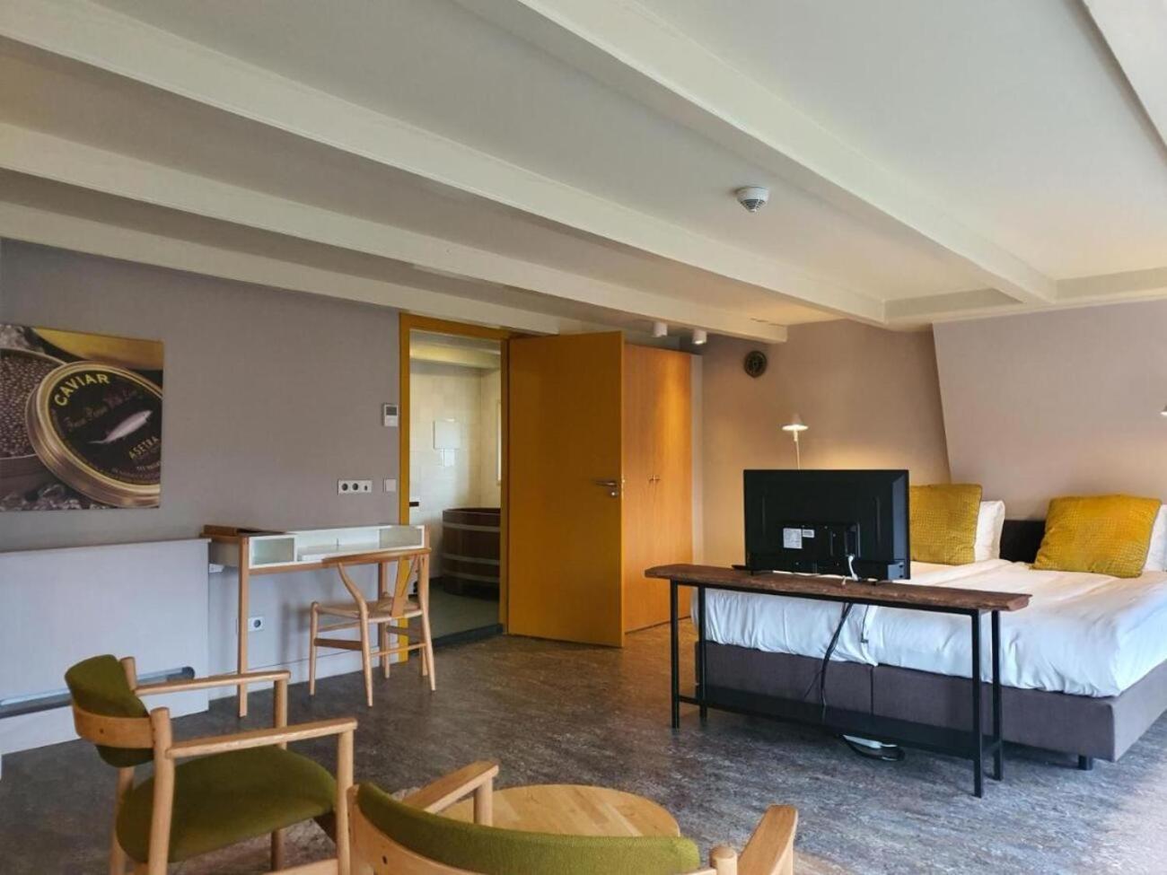 Deluxe Double Room with Bath