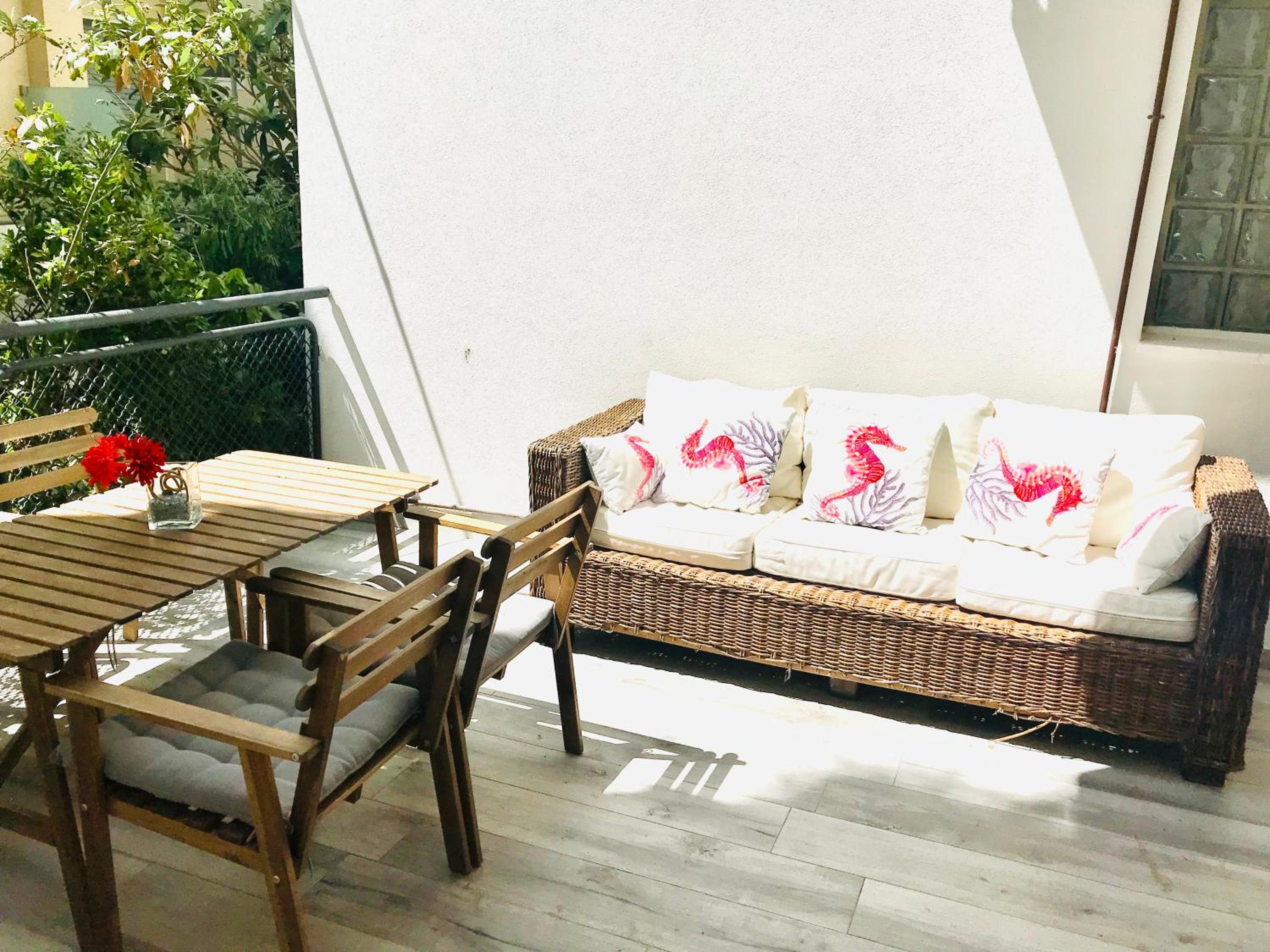 One-Bedroom Apartment with Terrace (4 Adults)