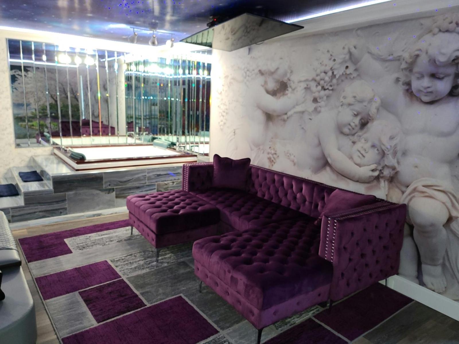 King Suite with Spa Bath