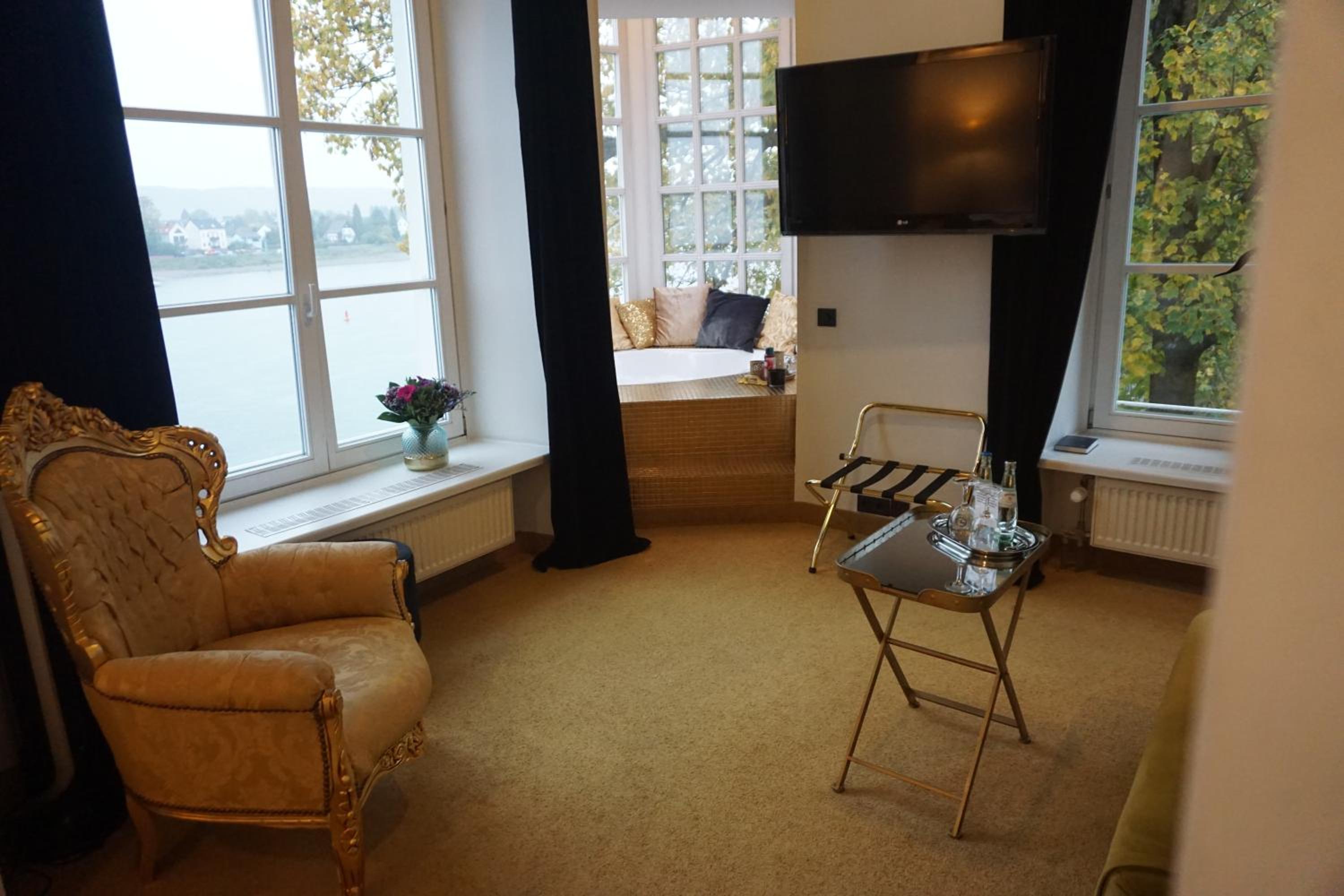 Suite with River View