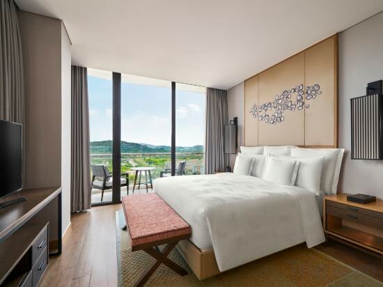 2 Bedroom Residence 1 King 1 Queen