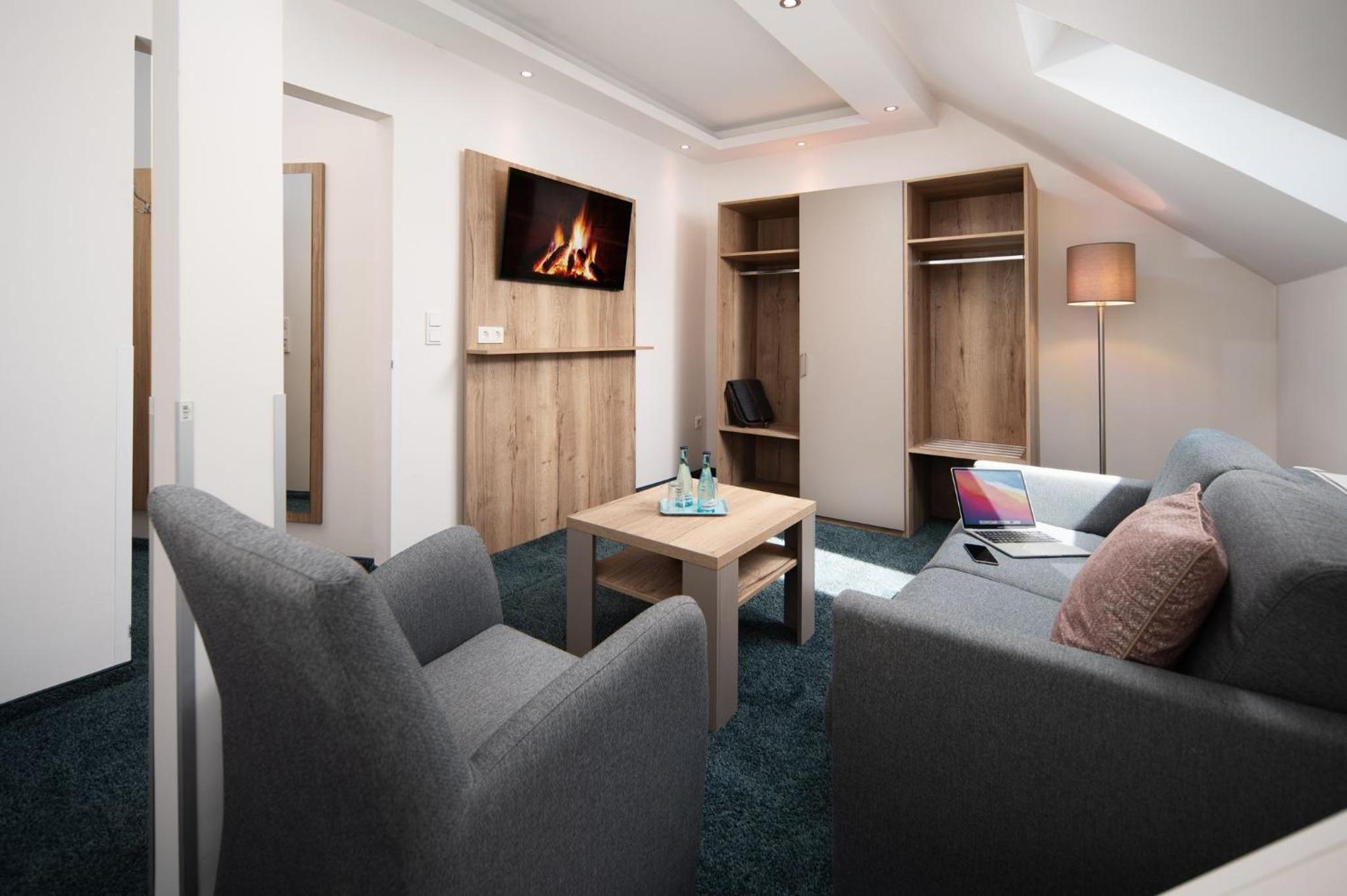 Deluxe Double Room with Shower