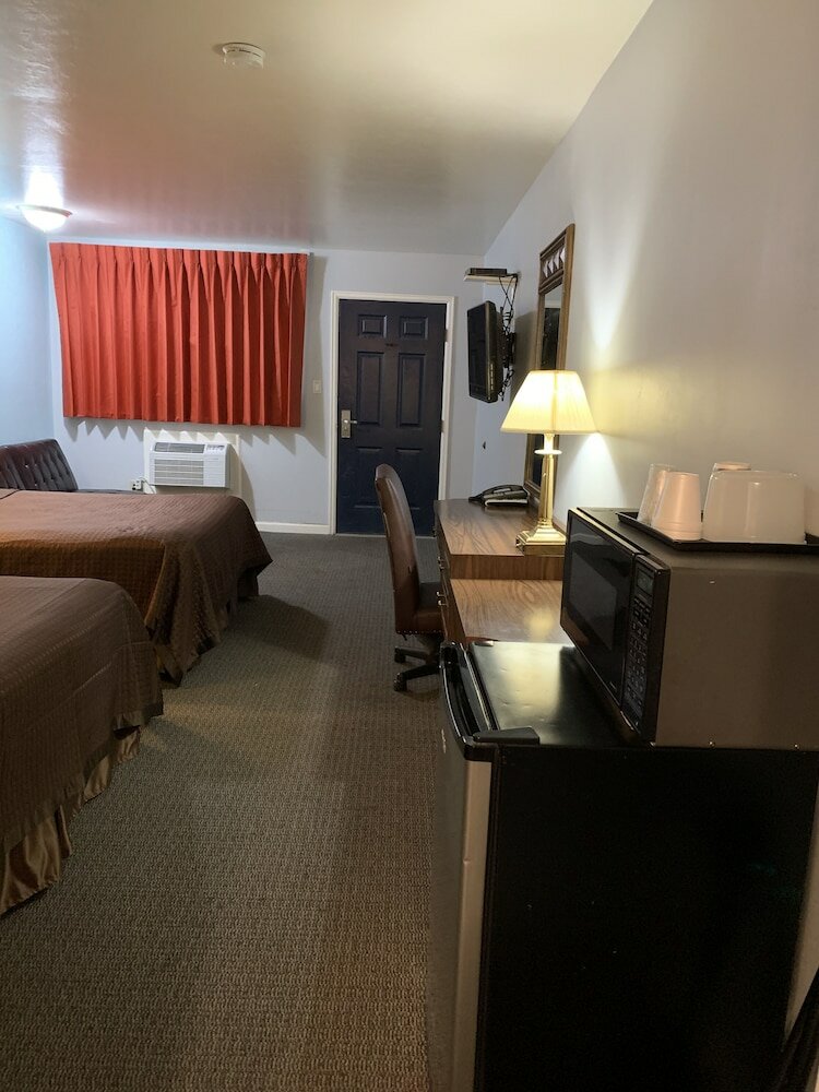 Standard Room, 1 Queen Bed