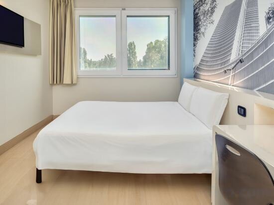 Double Room With View