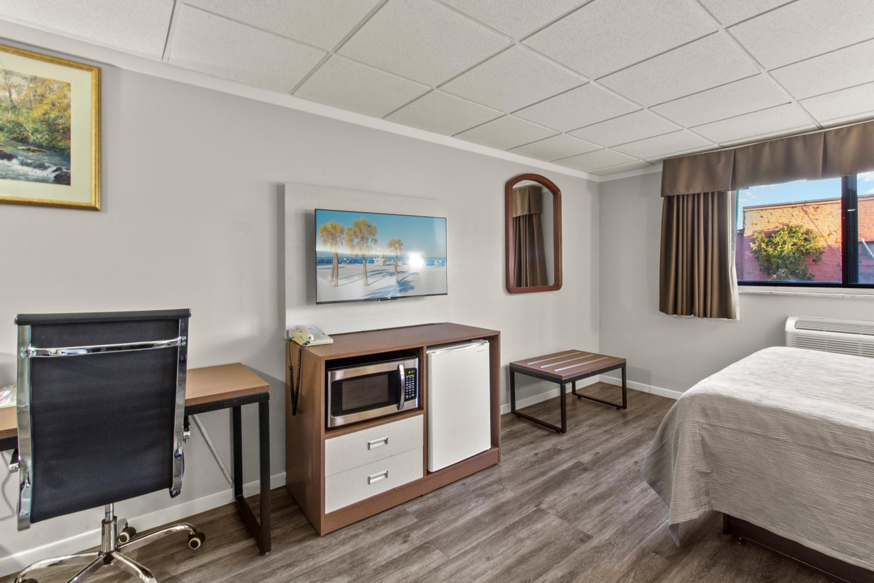 Queen Room with Sofa - Non Smoking