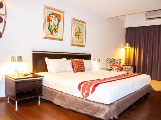 Premier Room