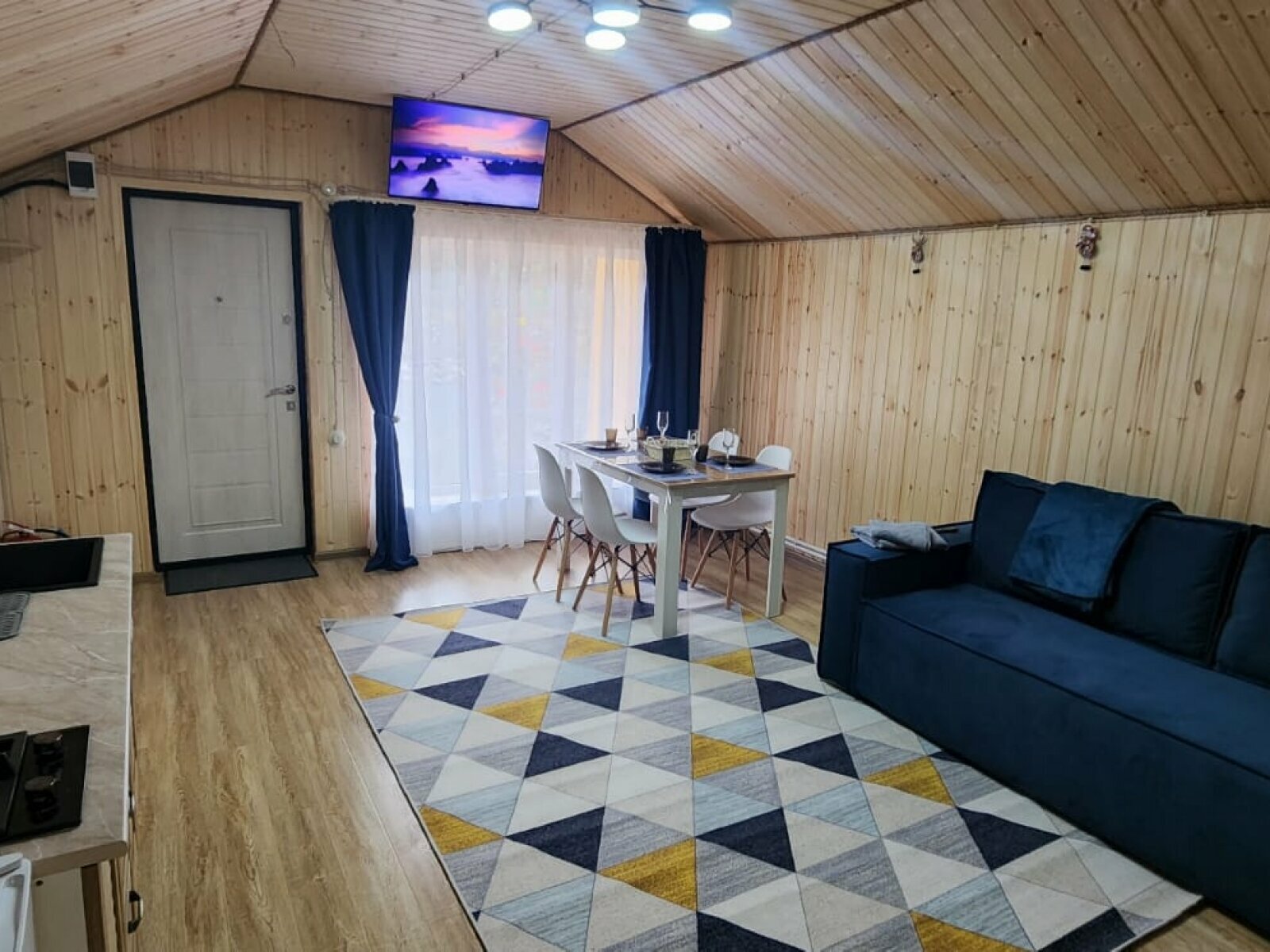 Коттедж с видом на лес