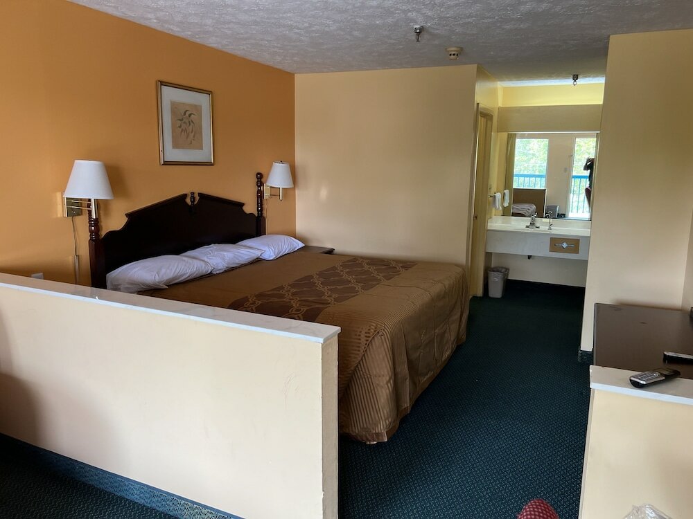 Suite, 1 King Bed, Smoking