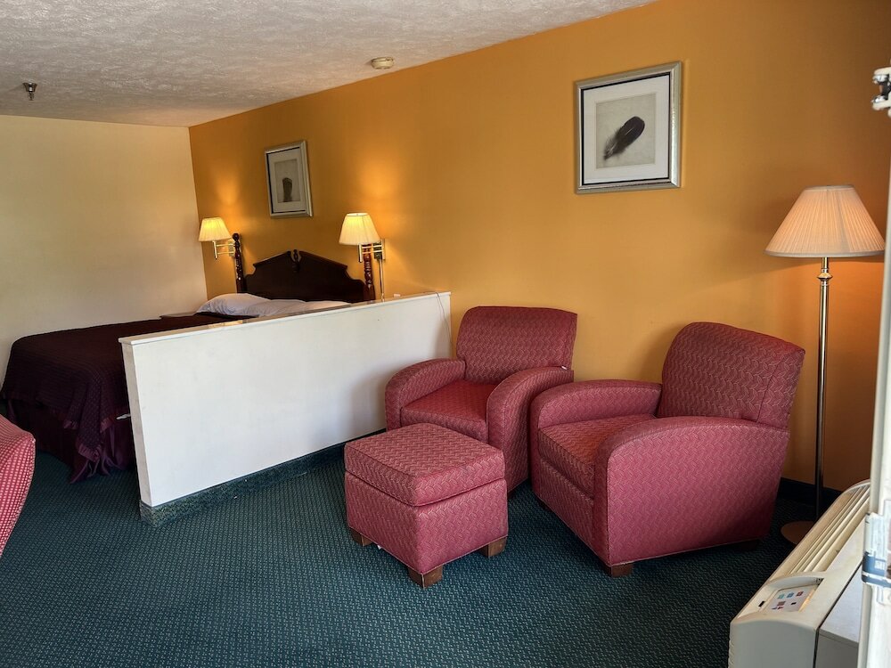 Suite, 1 King Bed, Smoking