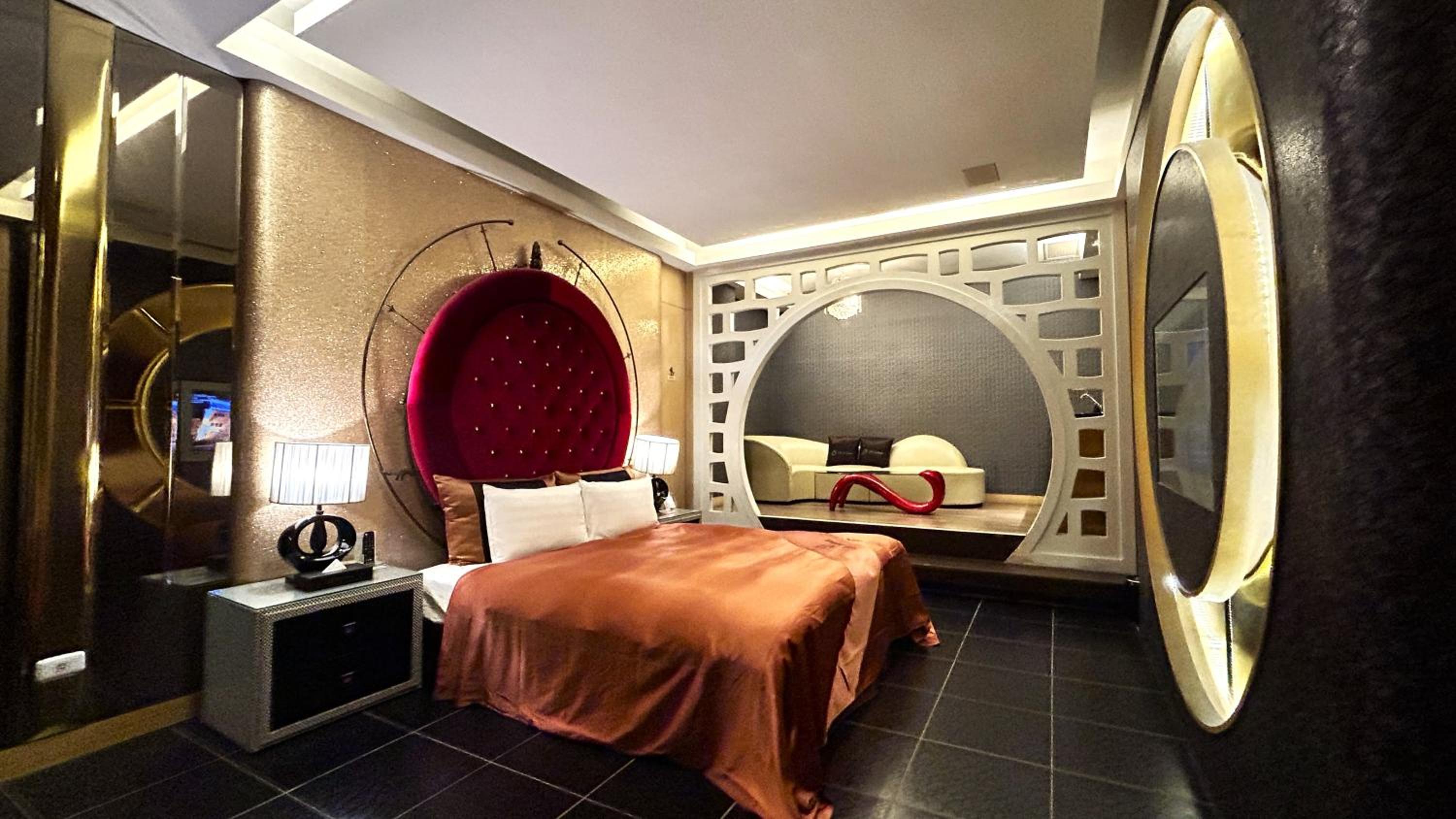 Deluxe Room (Check-in after 20:00)