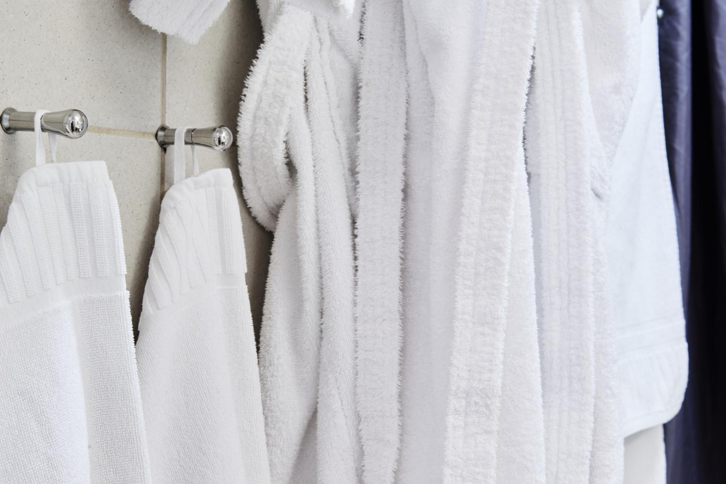 Family Room (2 Adults + 2 Children)