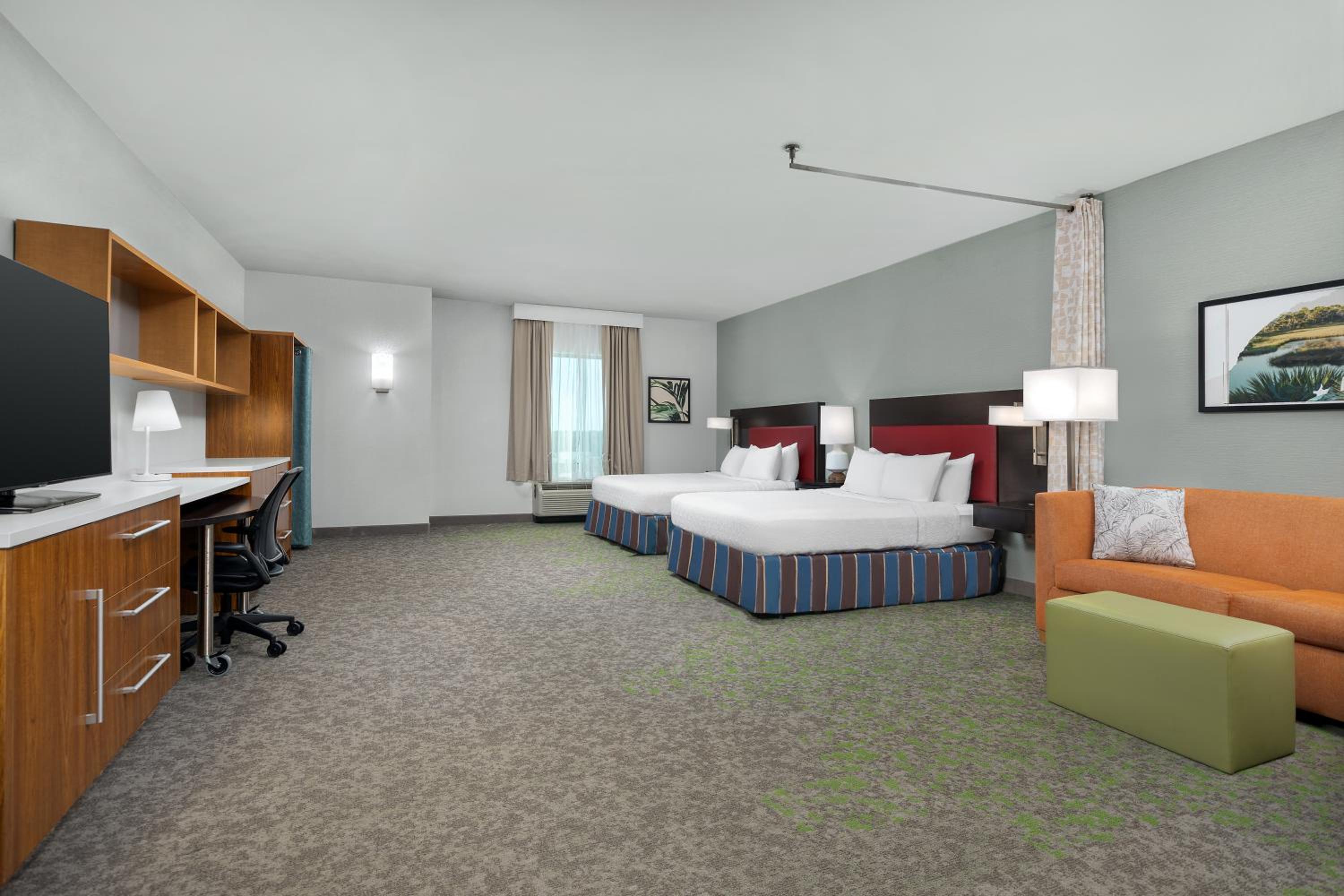 Queen Studio with Two Queen Beds - Mobility and Hearing Access/Non-Smoking