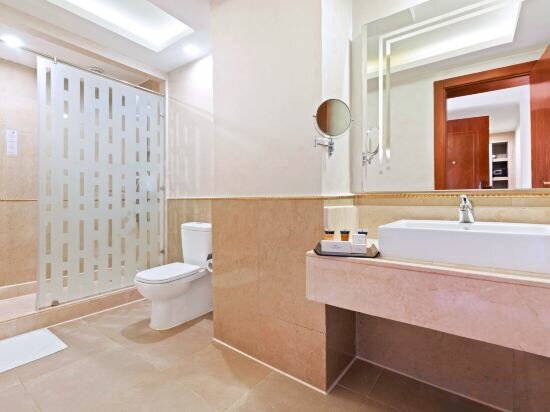 Deluxe Double Or Twin Room With Pool View