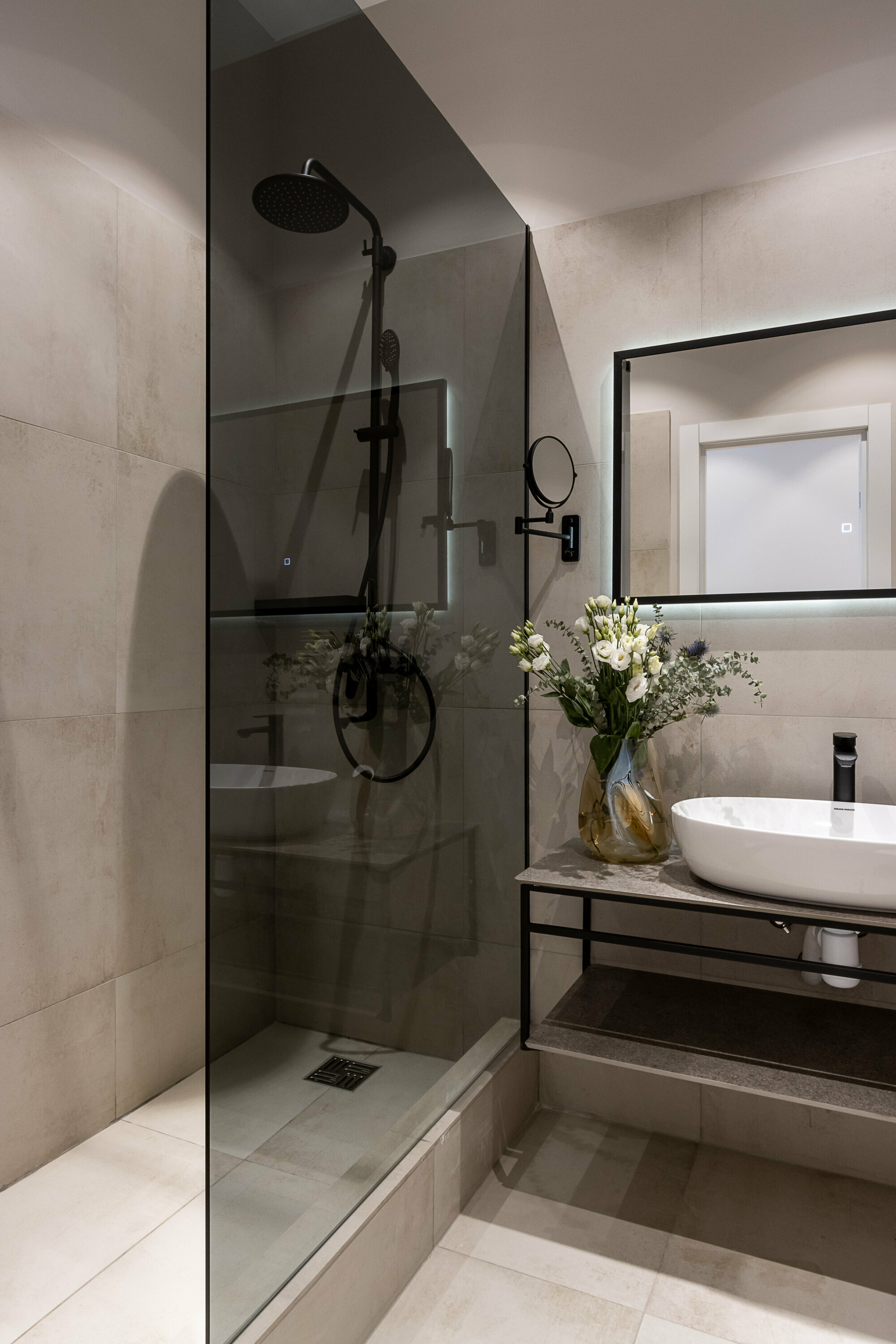 Семеный Люкс c 2 комнатами