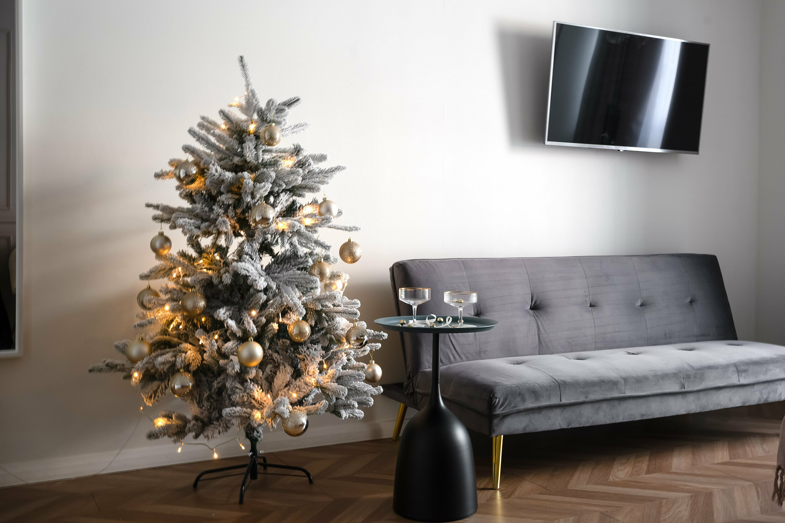 Студия "Золотая" с ванной и балконом