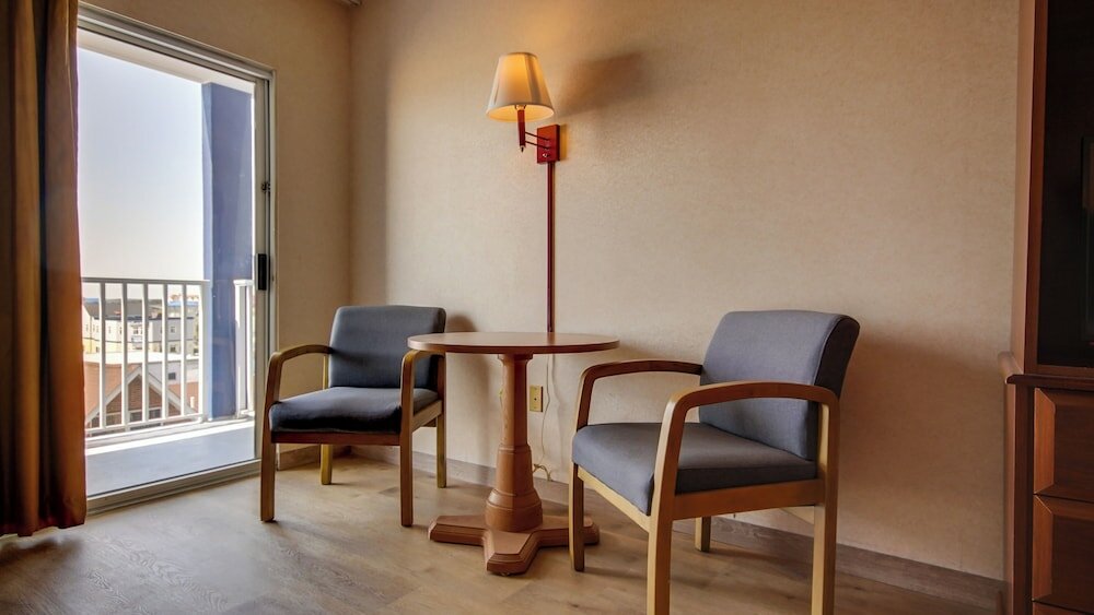 Ocean Front 1 Queen Bed