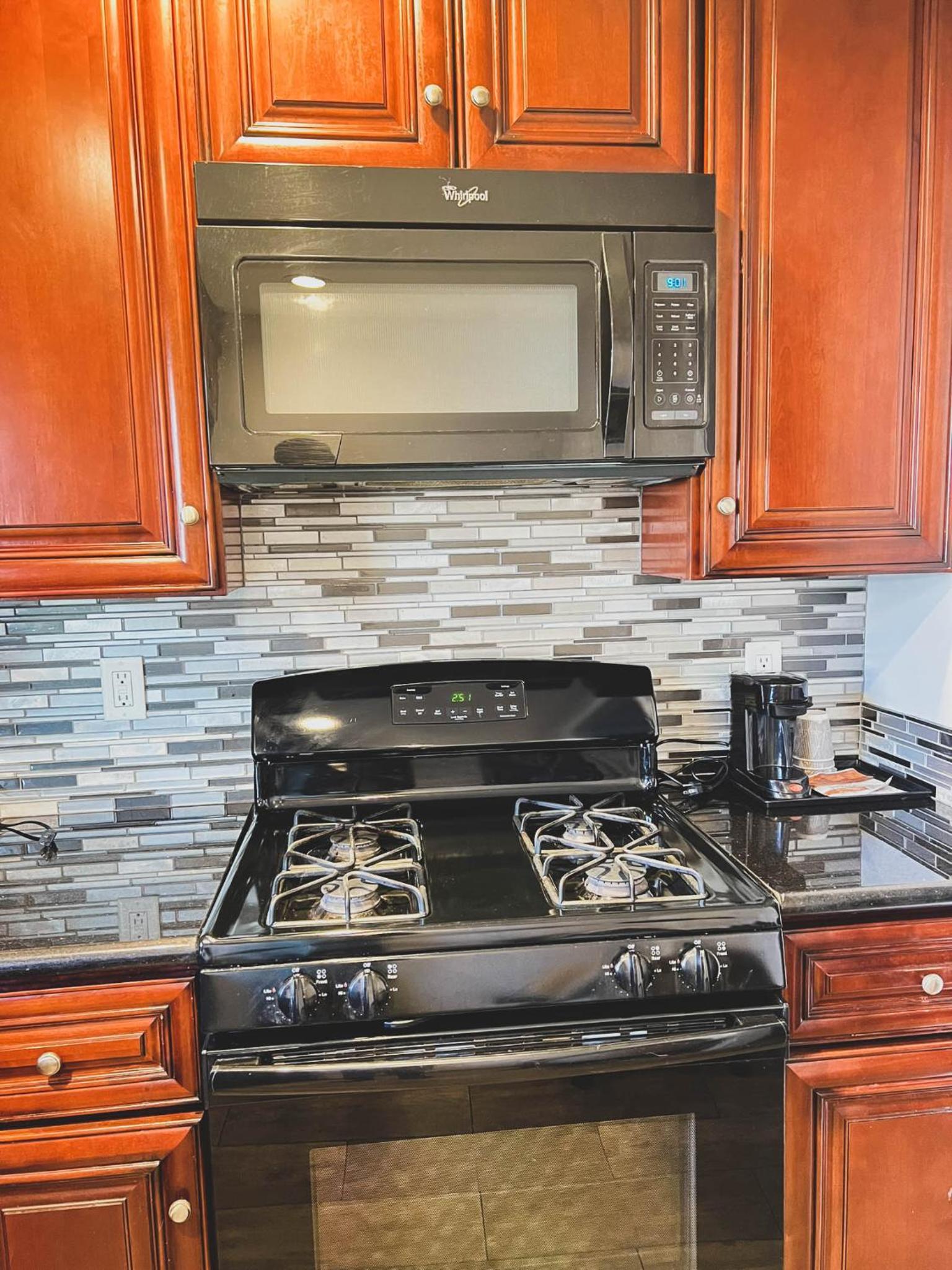 King Suite with Spa Bath and Kitchen - Non-Smoking