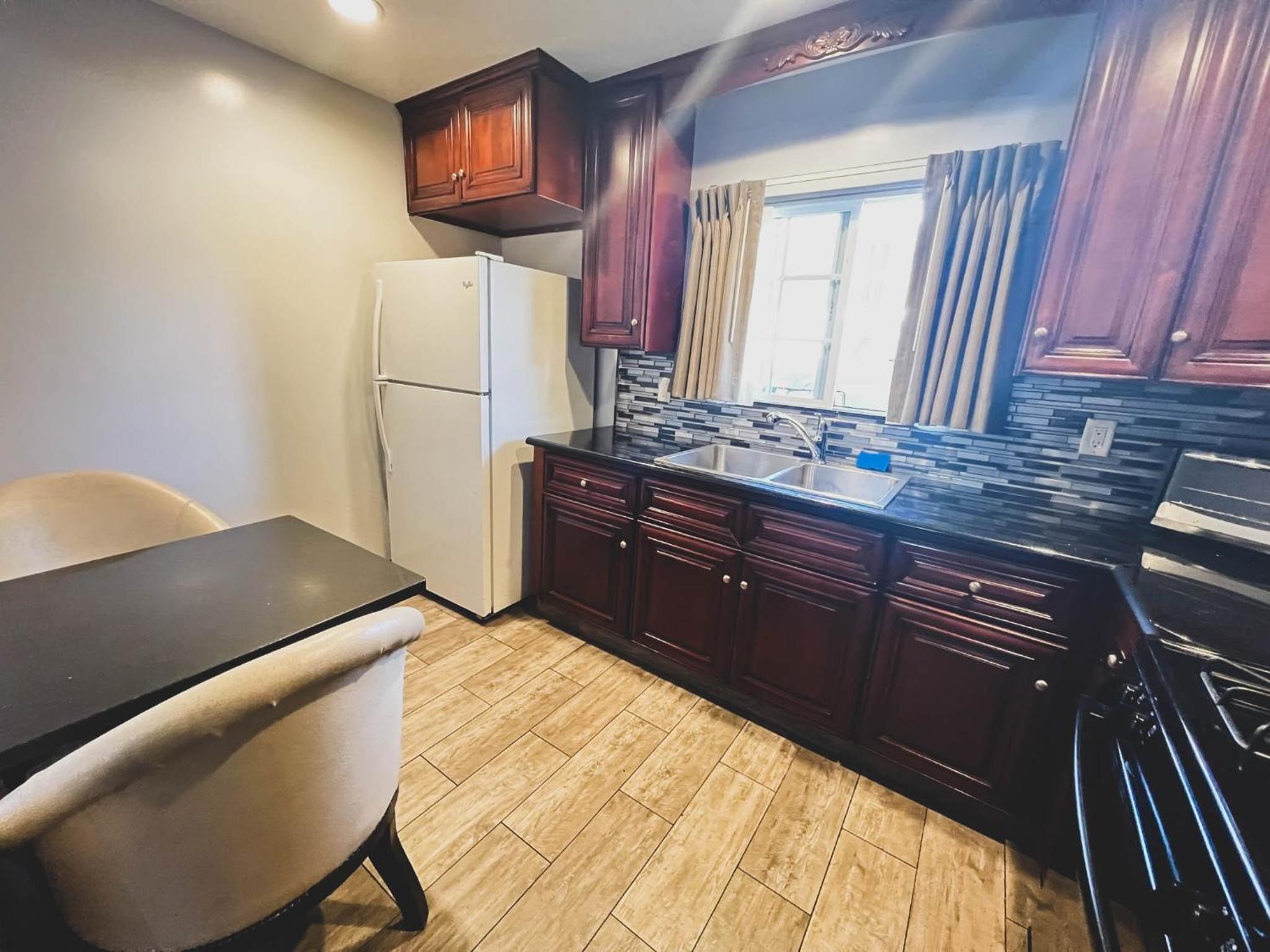 King Suite with Spa Bath and Kitchen - Non-Smoking