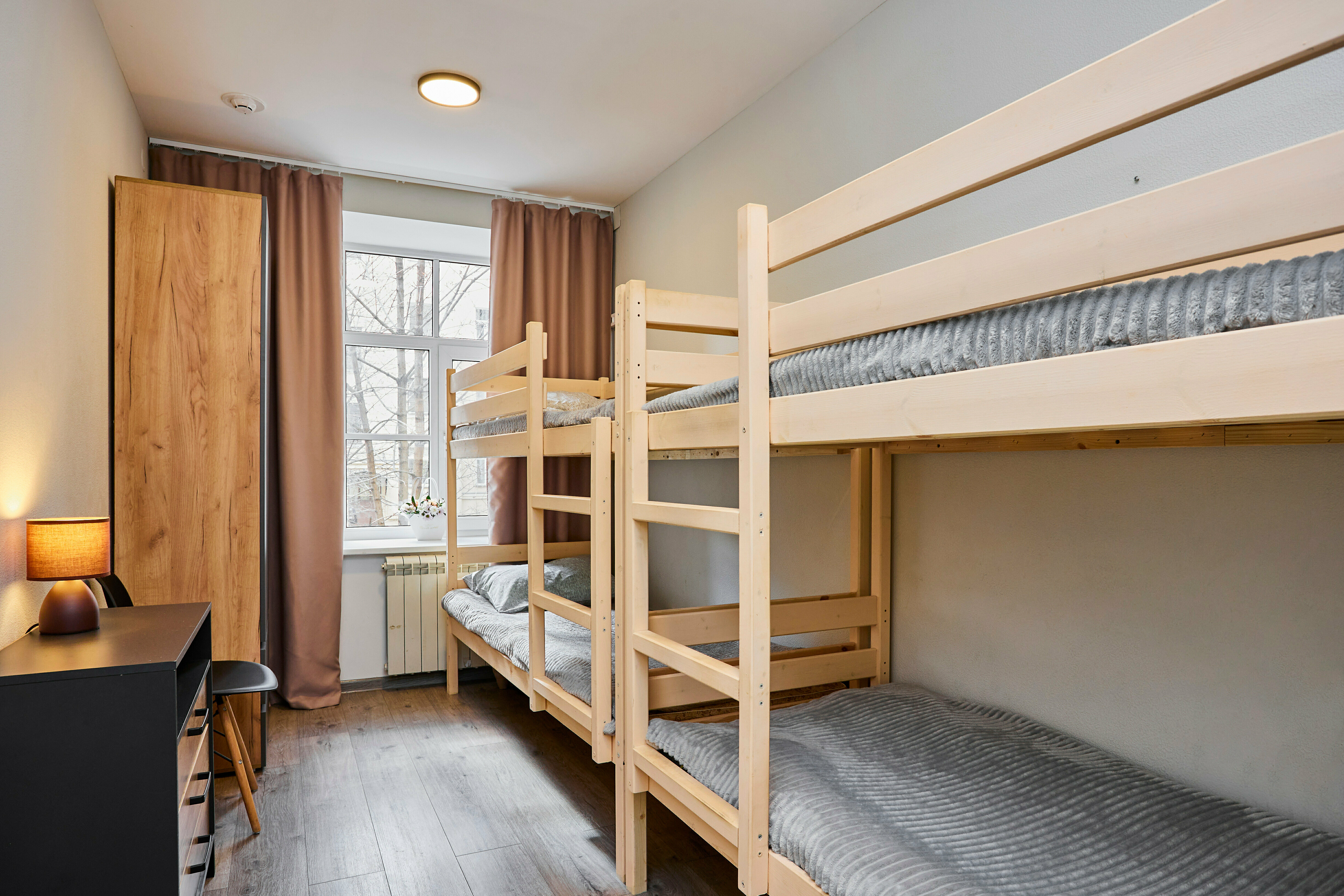 Кровать в общем 8-местном номере