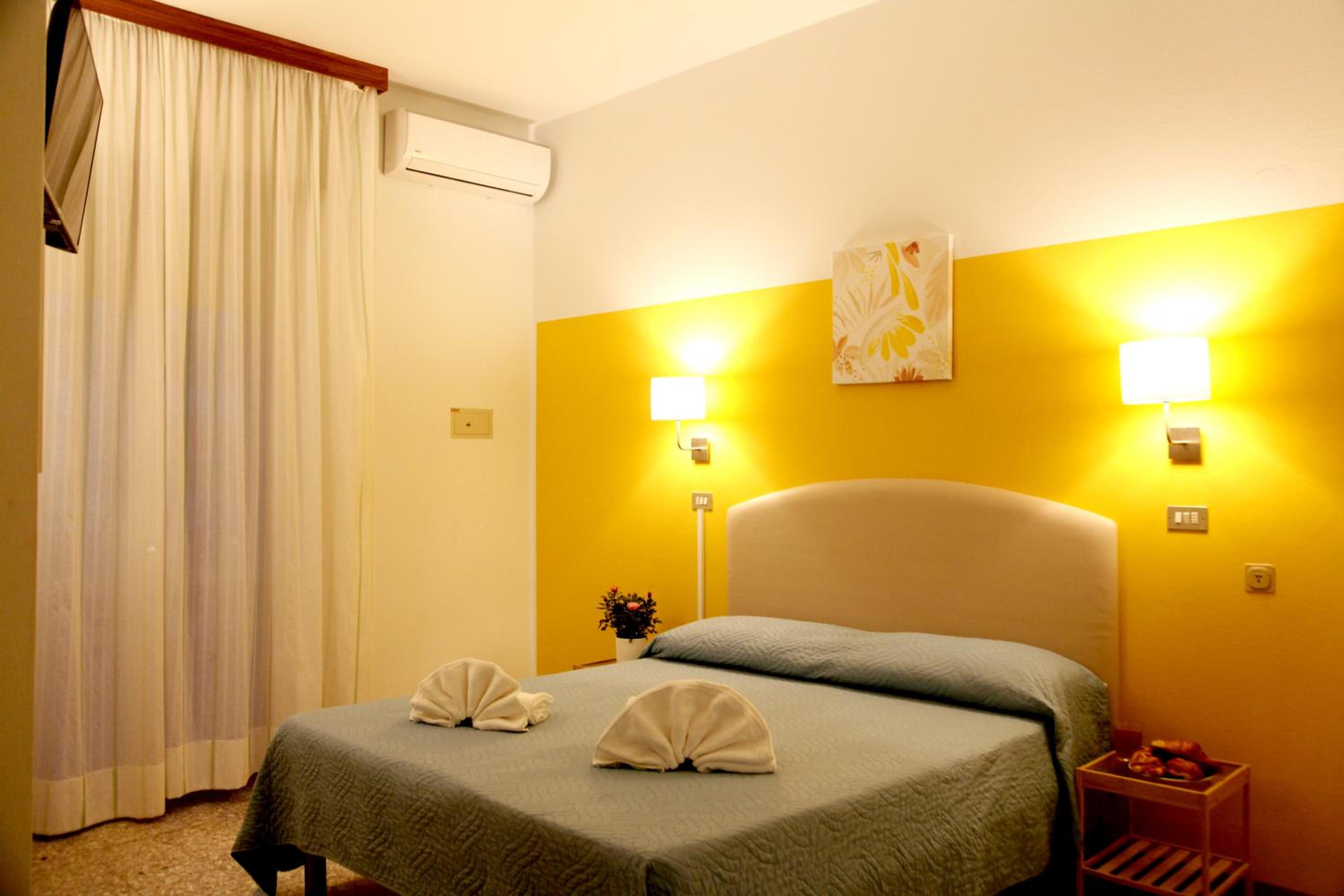 Quadruple Room with Private Bathroom