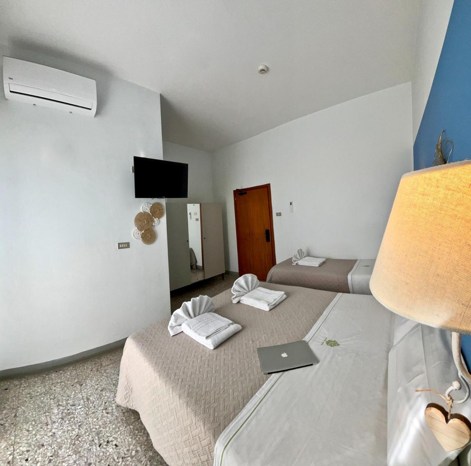 Quadruple Room with Private Bathroom