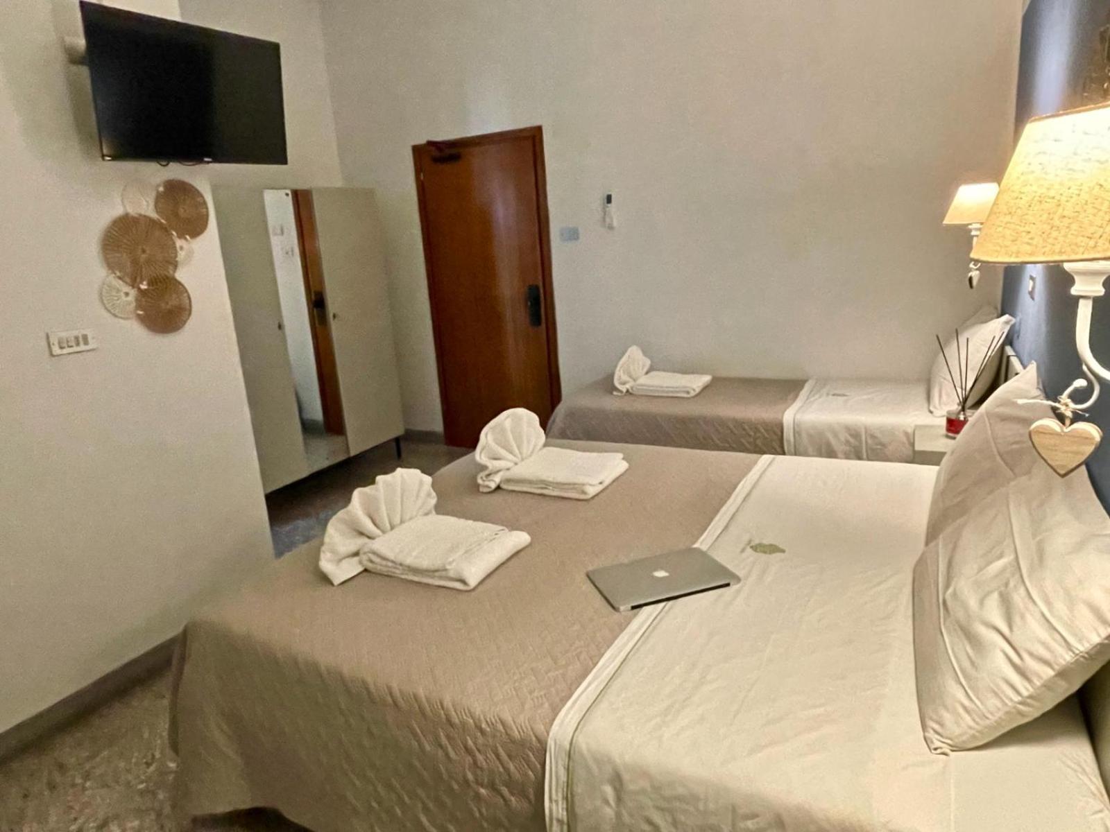 Quadruple Room with Private Bathroom